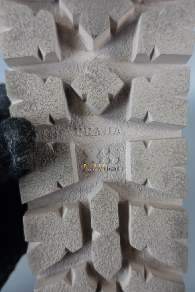 Quilted Nappa Leather Women's Slides in Beige Size 39 Eu (24.5 cm) | Purse Maison Luxury Bags Shop