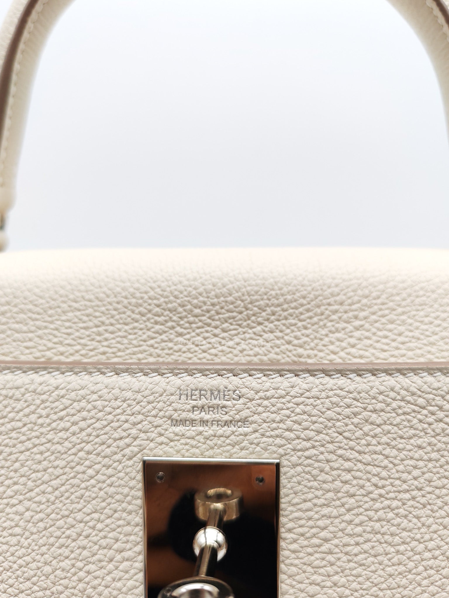 Kelly 28 Retourne in Craie Togo Leather and Palladium Hardware Stamp K (2025)