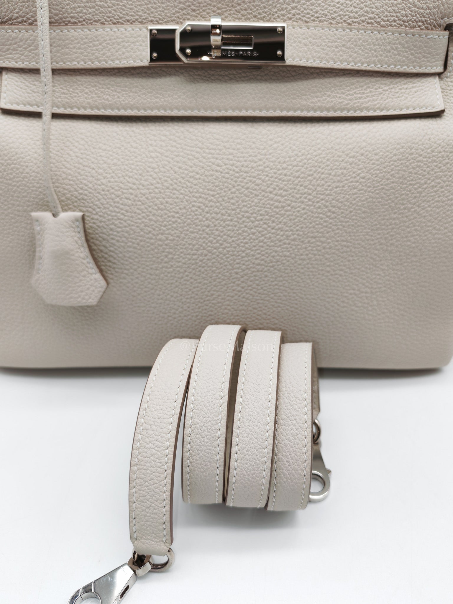 Kelly 28 Retourne in Craie Togo Leather and Palladium Hardware Stamp K (2025)