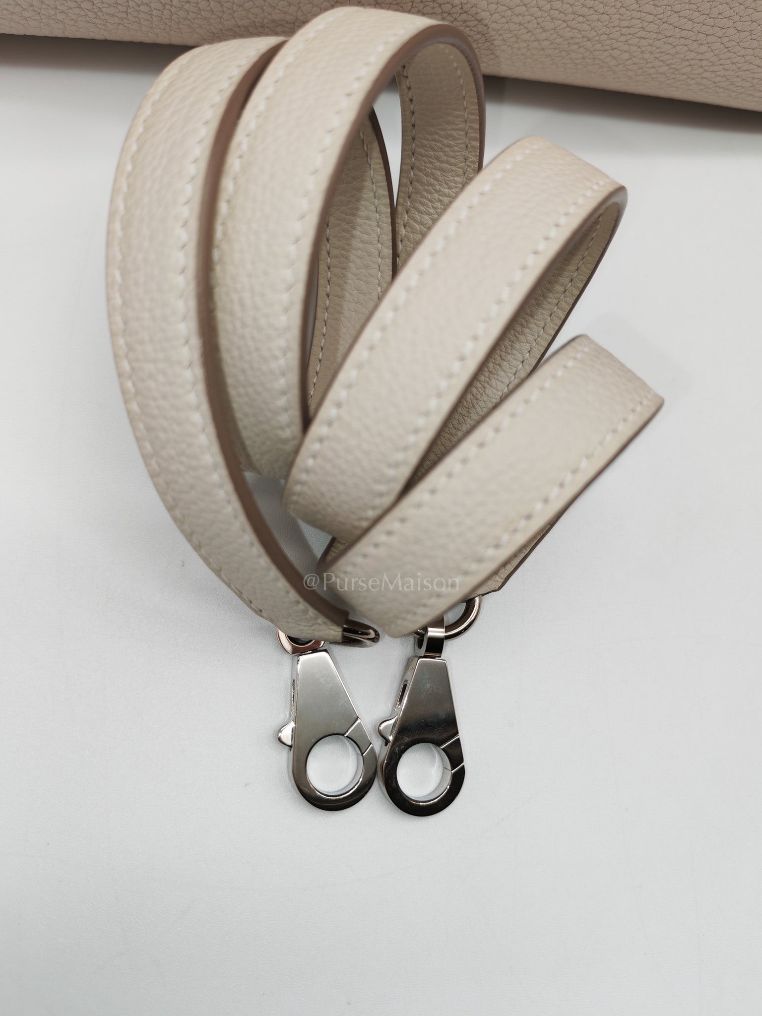Kelly 28 Retourne in Craie Togo Leather and Palladium Hardware Stamp K (2025)