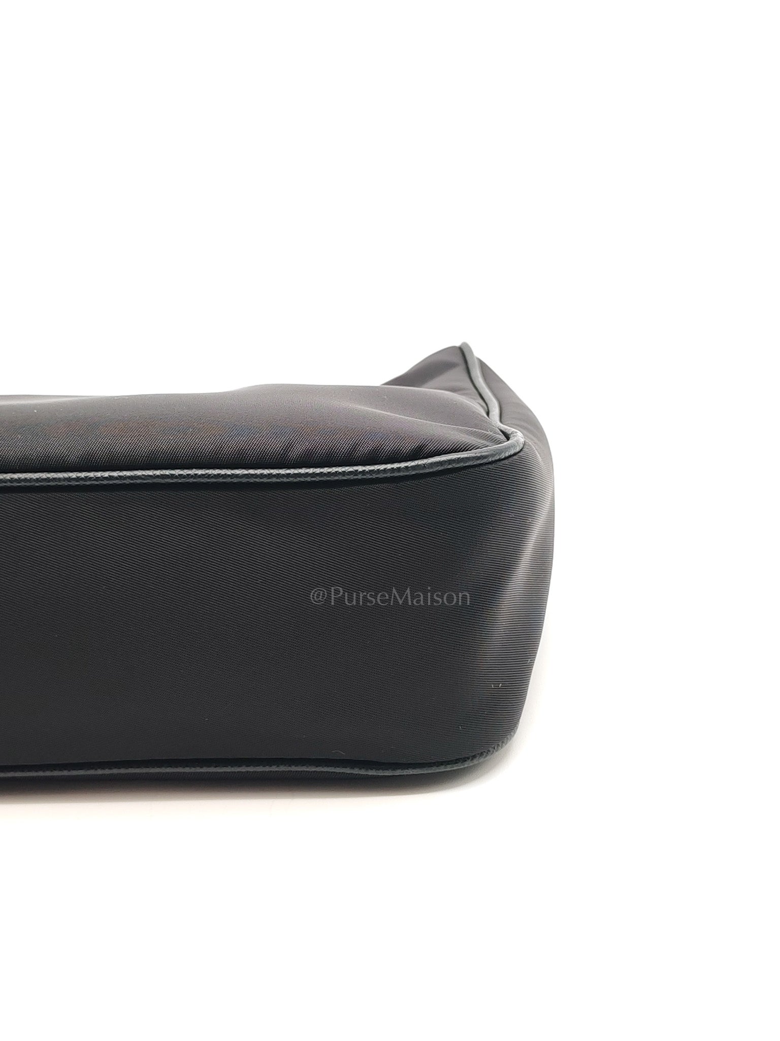 Re-Edition 2005 in Black Nylon Shoulder Bag | Purse Maison Luxury Bags Shop