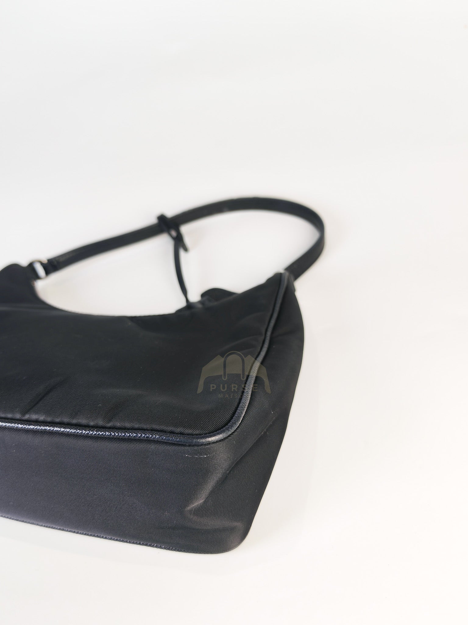 Re-Edition 2005 Shoulder Bag in Black Tessuto Nylon & Silver Hardware | Purse Maison Luxury Bags Shop