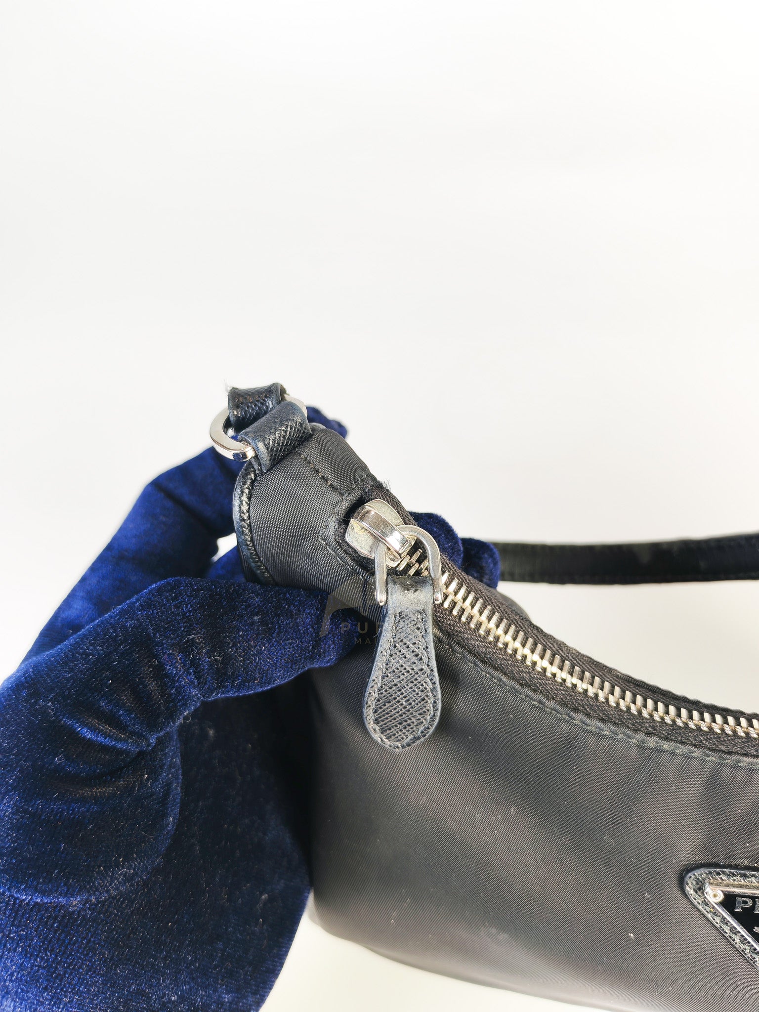 Re-Edition 2005 Shoulder Bag in Black Tessuto Nylon & Silver Hardware | Purse Maison Luxury Bags Shop