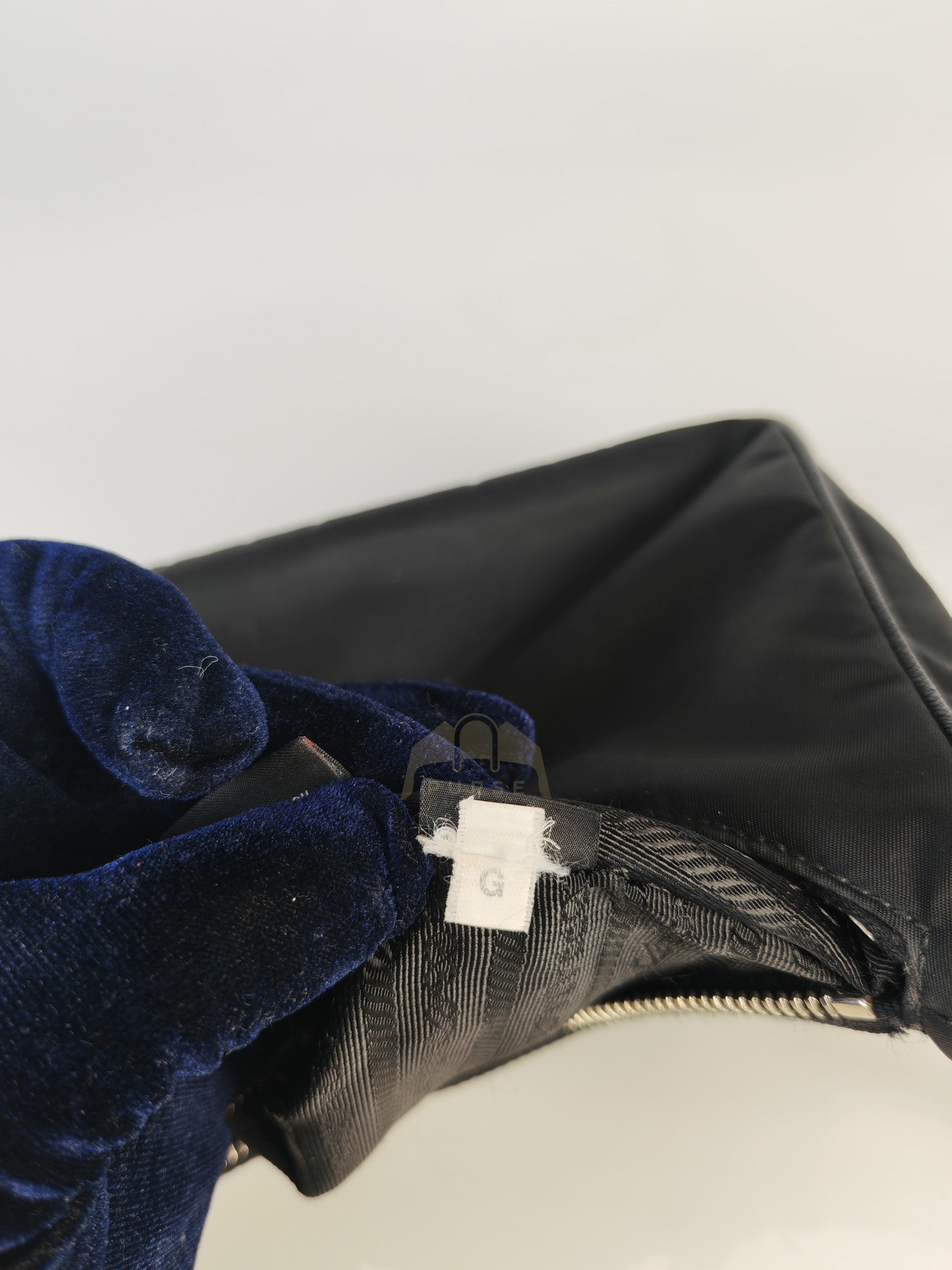 Re-Edition 2005 Shoulder Bag in Black Tessuto Nylon & Silver Hardware | Purse Maison Luxury Bags Shop