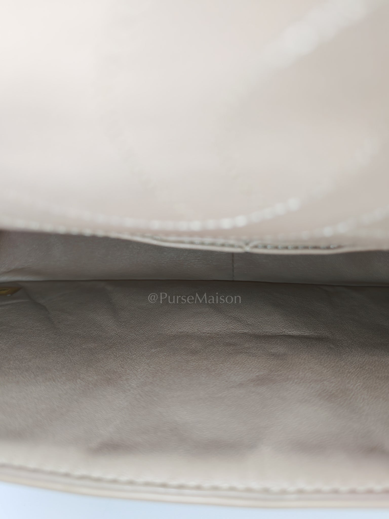 Reissue 2.55 in Beige Distressed Calfskin Leather an Aged Gold Hardwadre Series 18 | Purse Maison Luxury Bags Shop