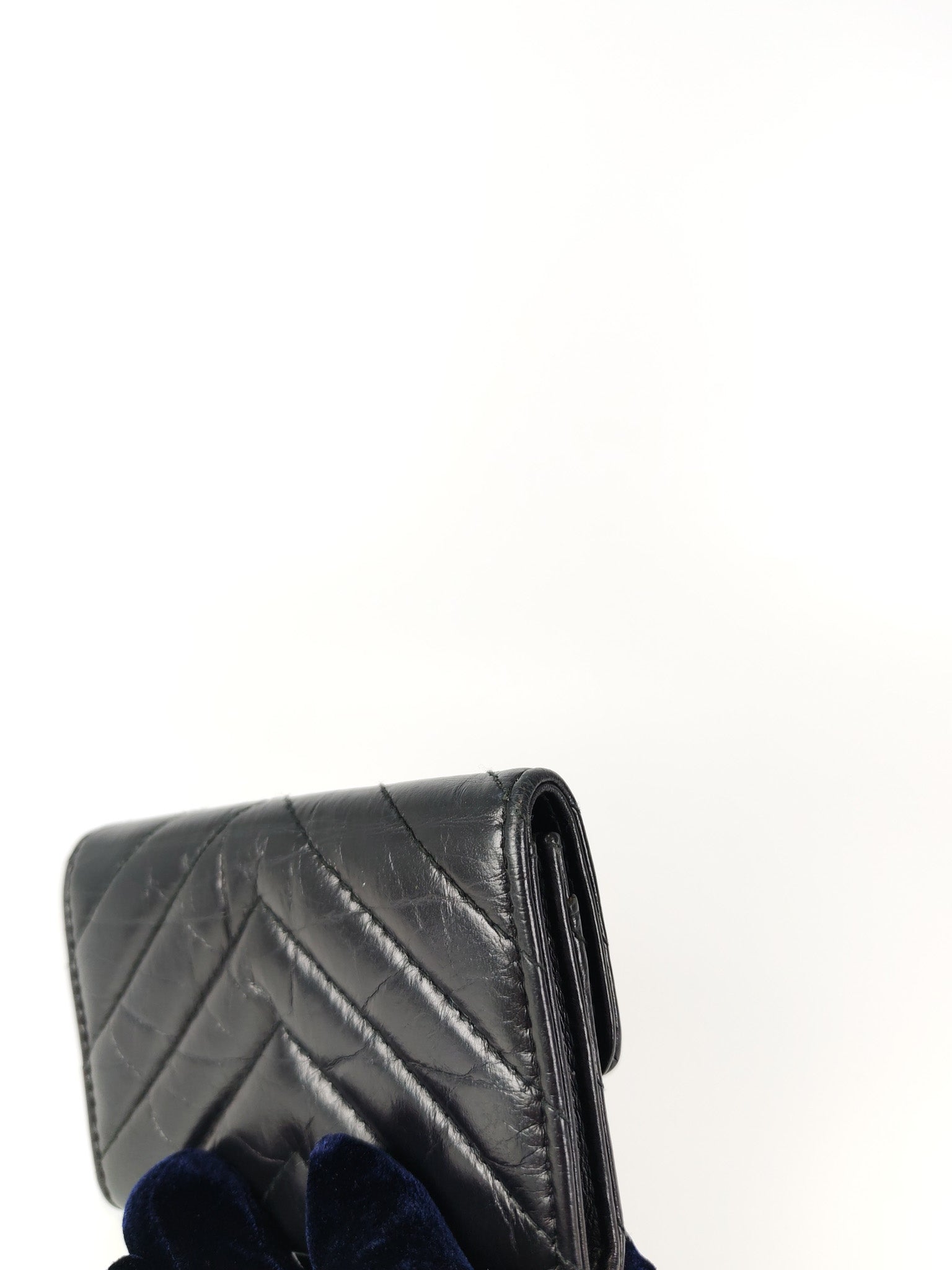 Reissue Flap Card Holder So Black in Distressed Calfskin Leather Series 24 | Purse Maison Luxury Bags Shop