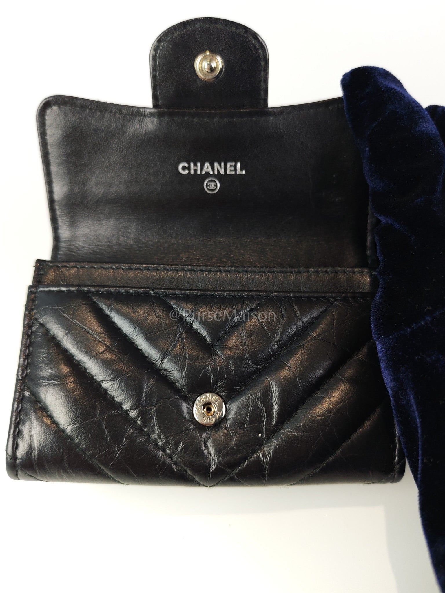 Reissue Flap Card Holder So Black in Distressed Calfskin Leather Series 24 | Purse Maison Luxury Bags Shop