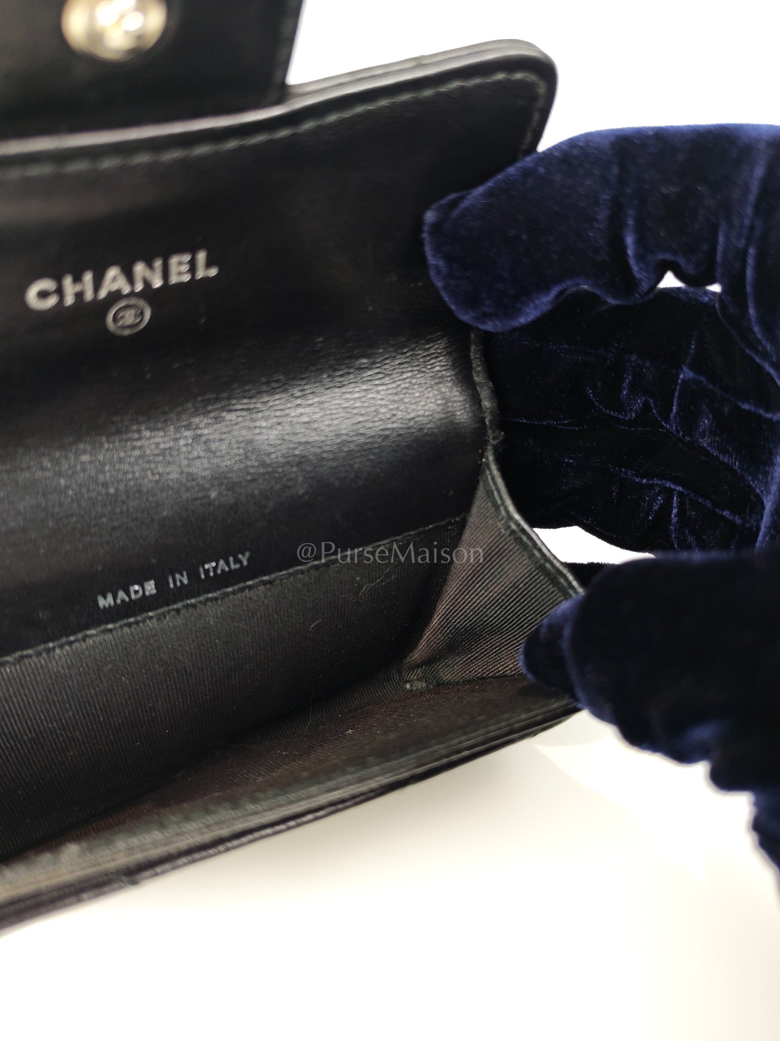 Reissue Flap Card Holder So Black in Distressed Calfskin Leather Series 24 | Purse Maison Luxury Bags Shop