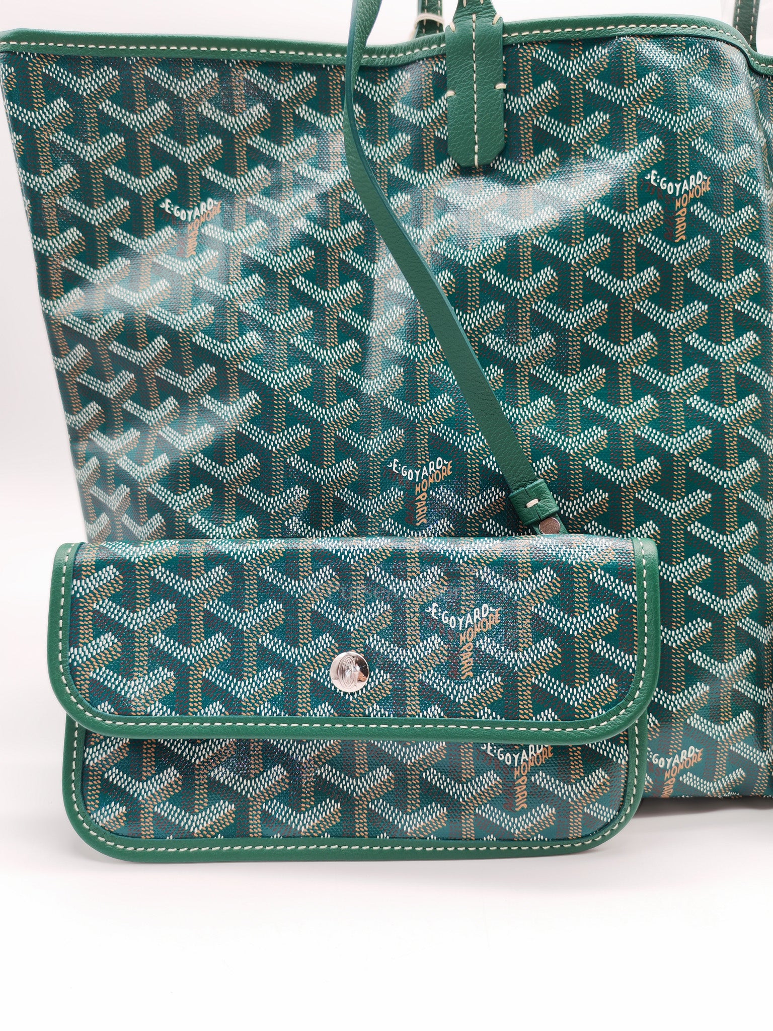 Saint Louis PM in Vert/Green Goyardine Canvas with Croc Universel Clip Charm