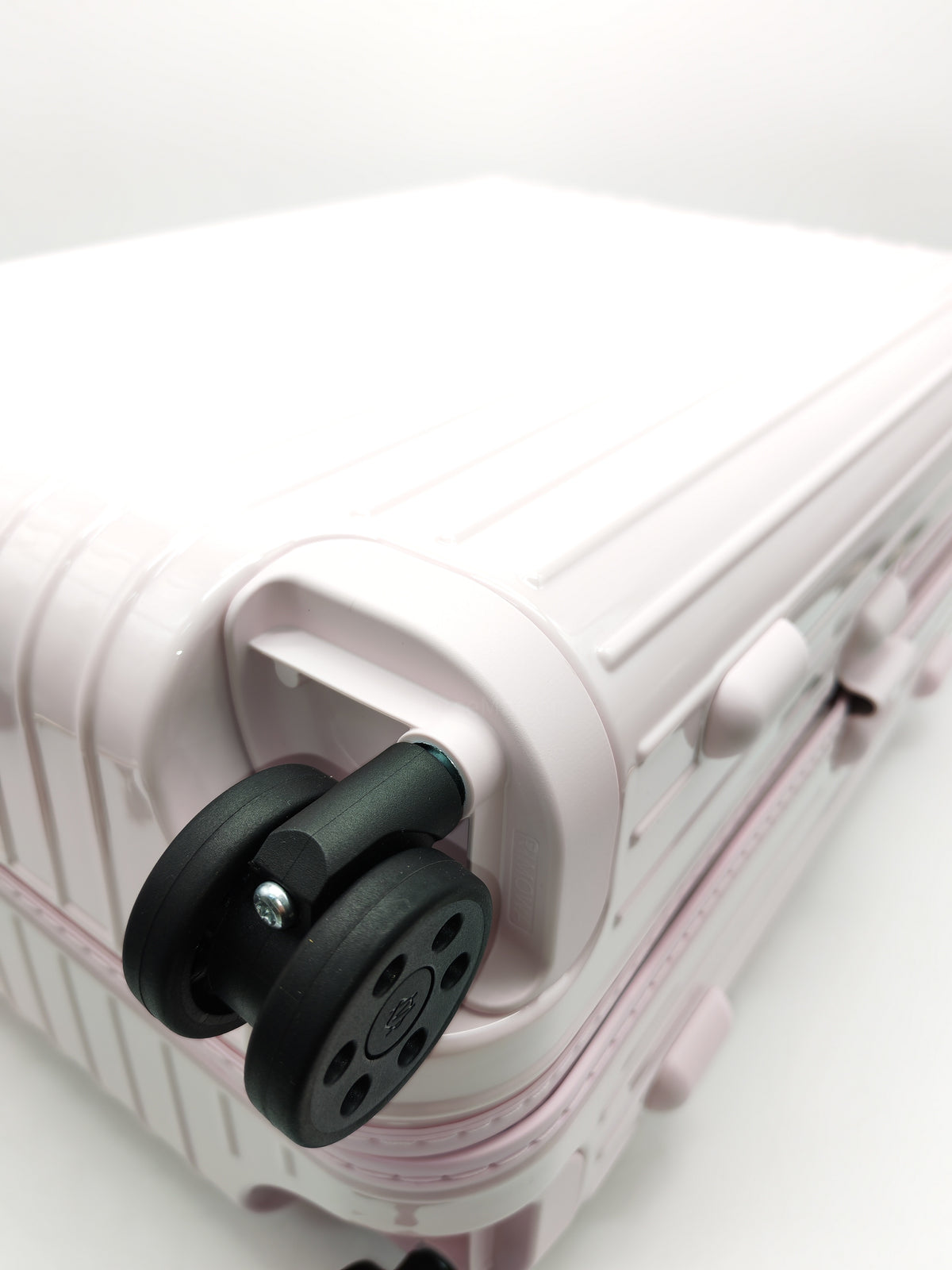 Rimowa Essential Check-In L in Gloss Ballerina Pink Luggage | Purse Maison Luxury Bags Shop