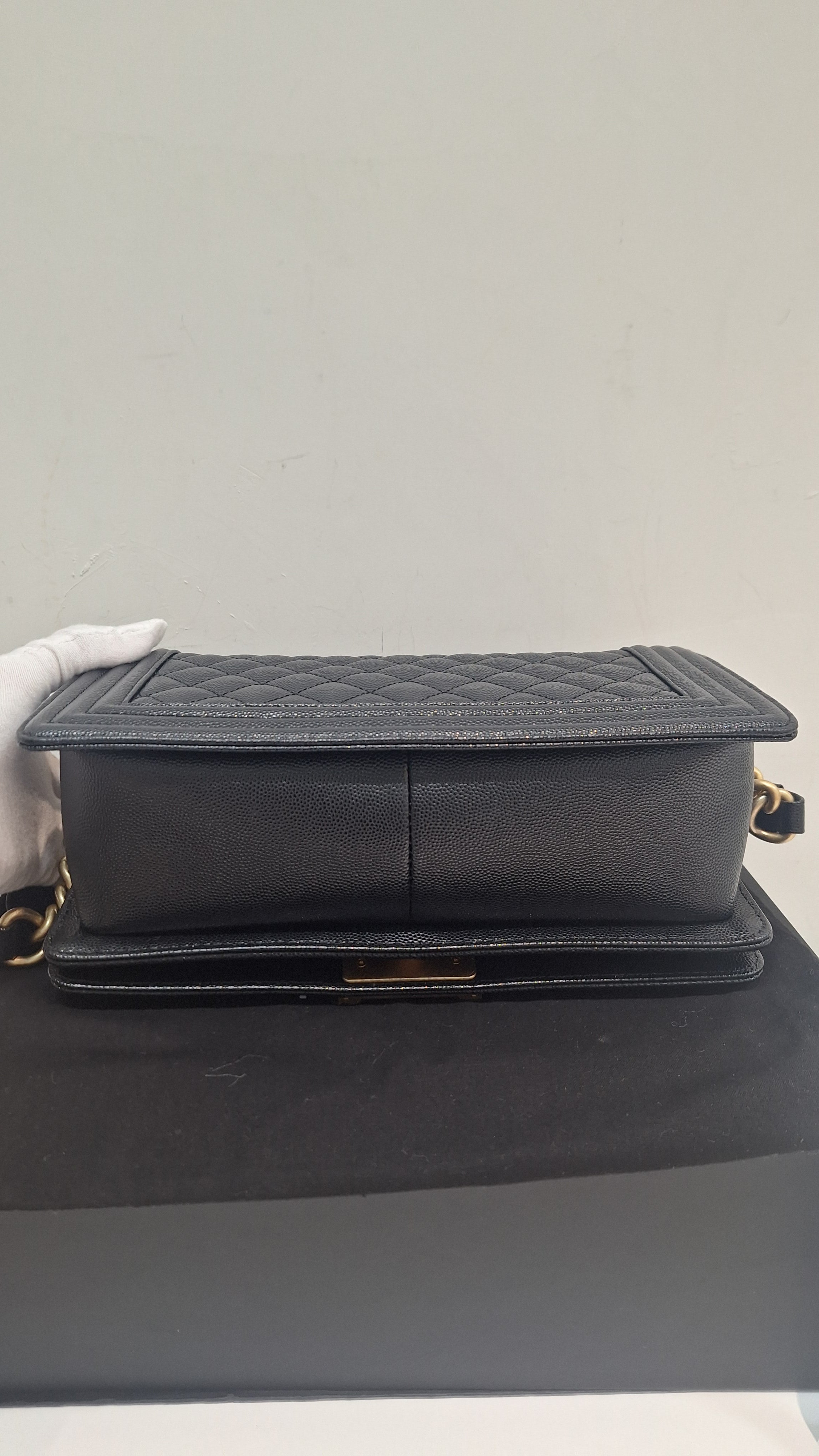 Chanel Boy Old Medium GHW Microchip unused LUHUJH0K