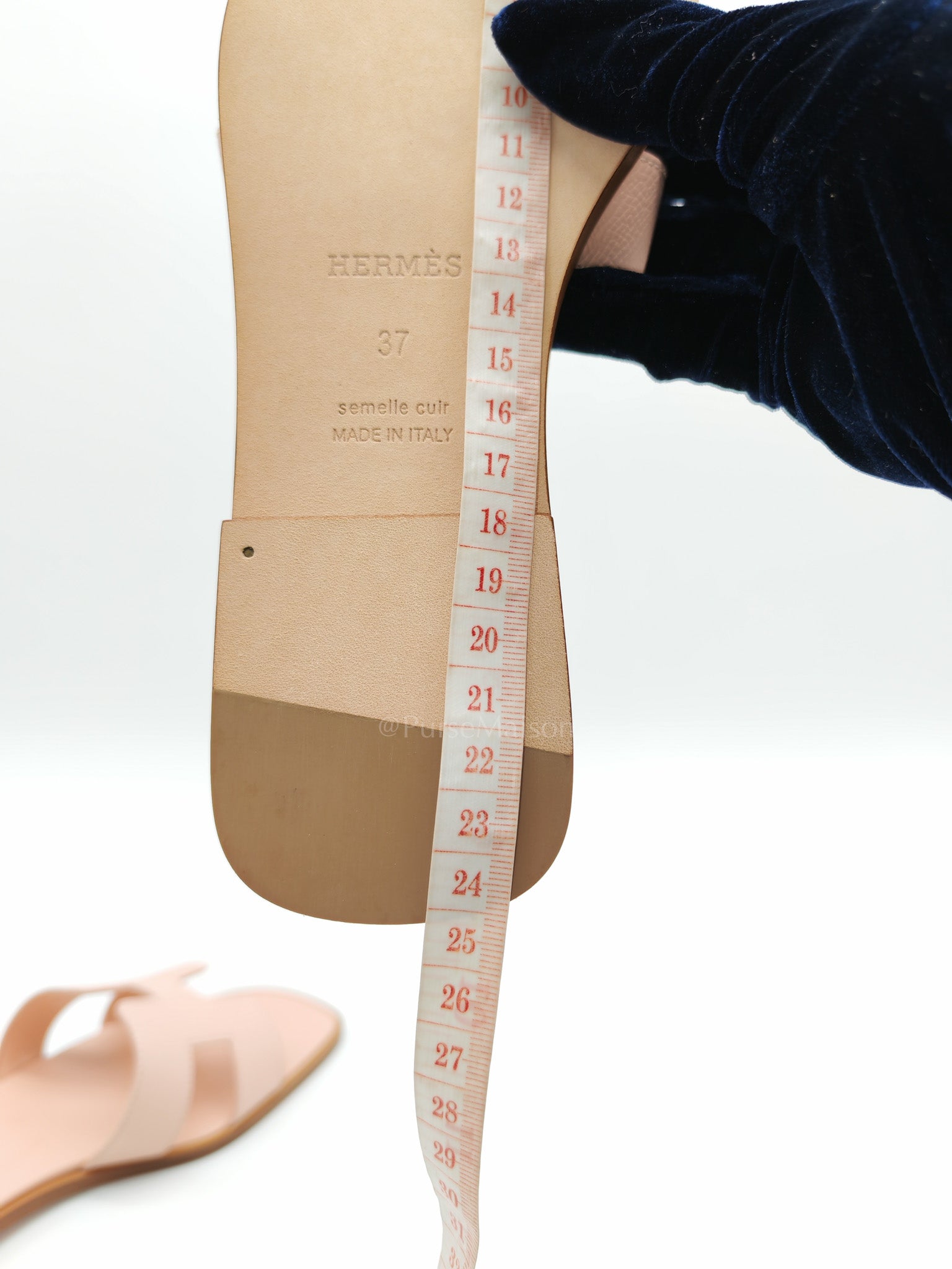 Oran Sandals in Rose Pale Epsom Leather Size 37 EU (23.5 cm)