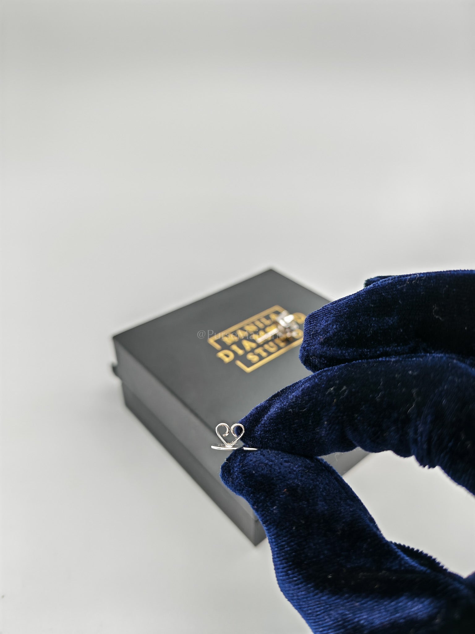 Round Brilliant Cut 2.00 Carat Natural Diamond 18K White Gold Earrings | Purse Maison Luxury Bags Shop