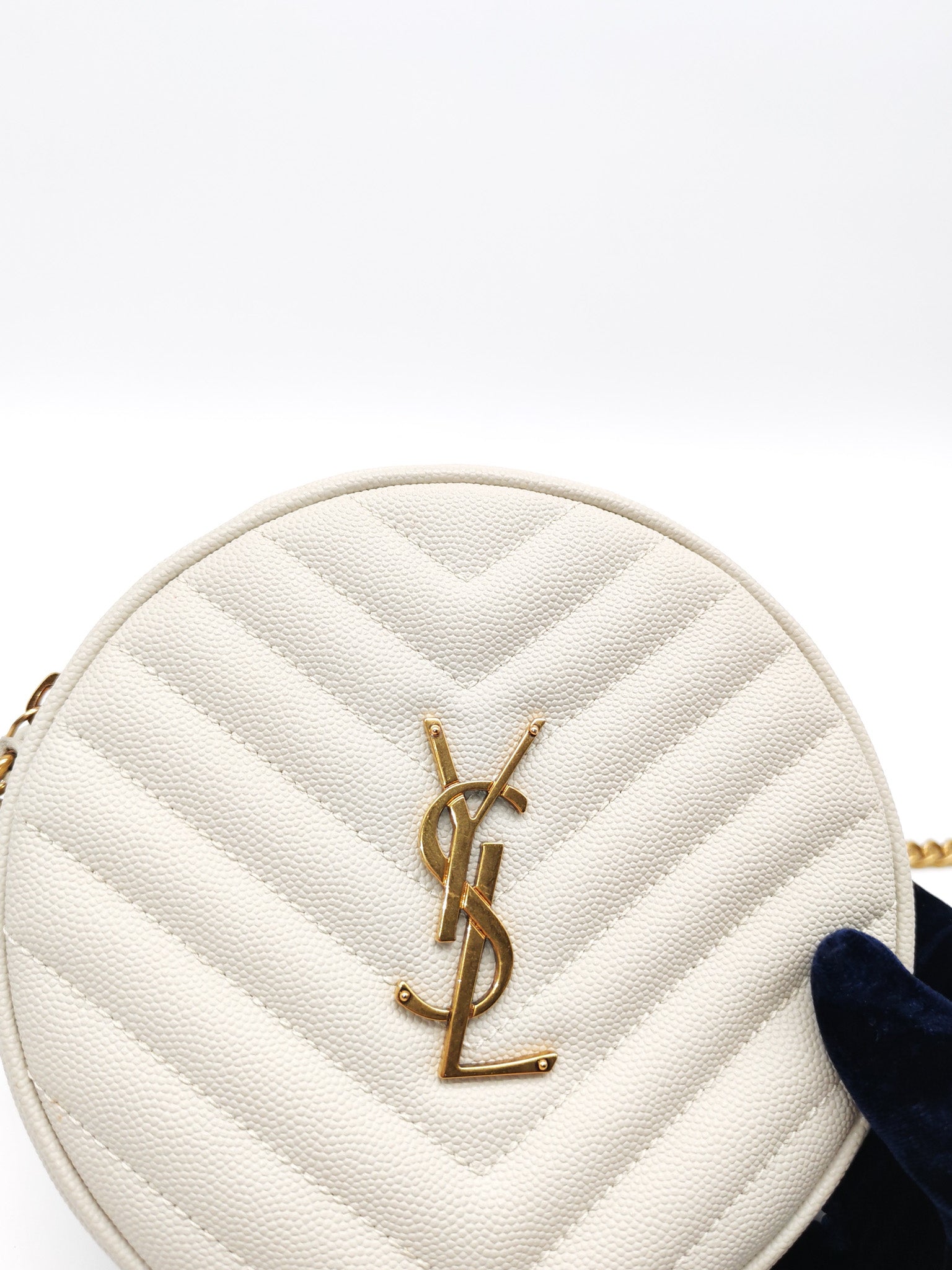 Matelasse Ivory in Chevron Quilted Grain de Poudre Round Camera Bag