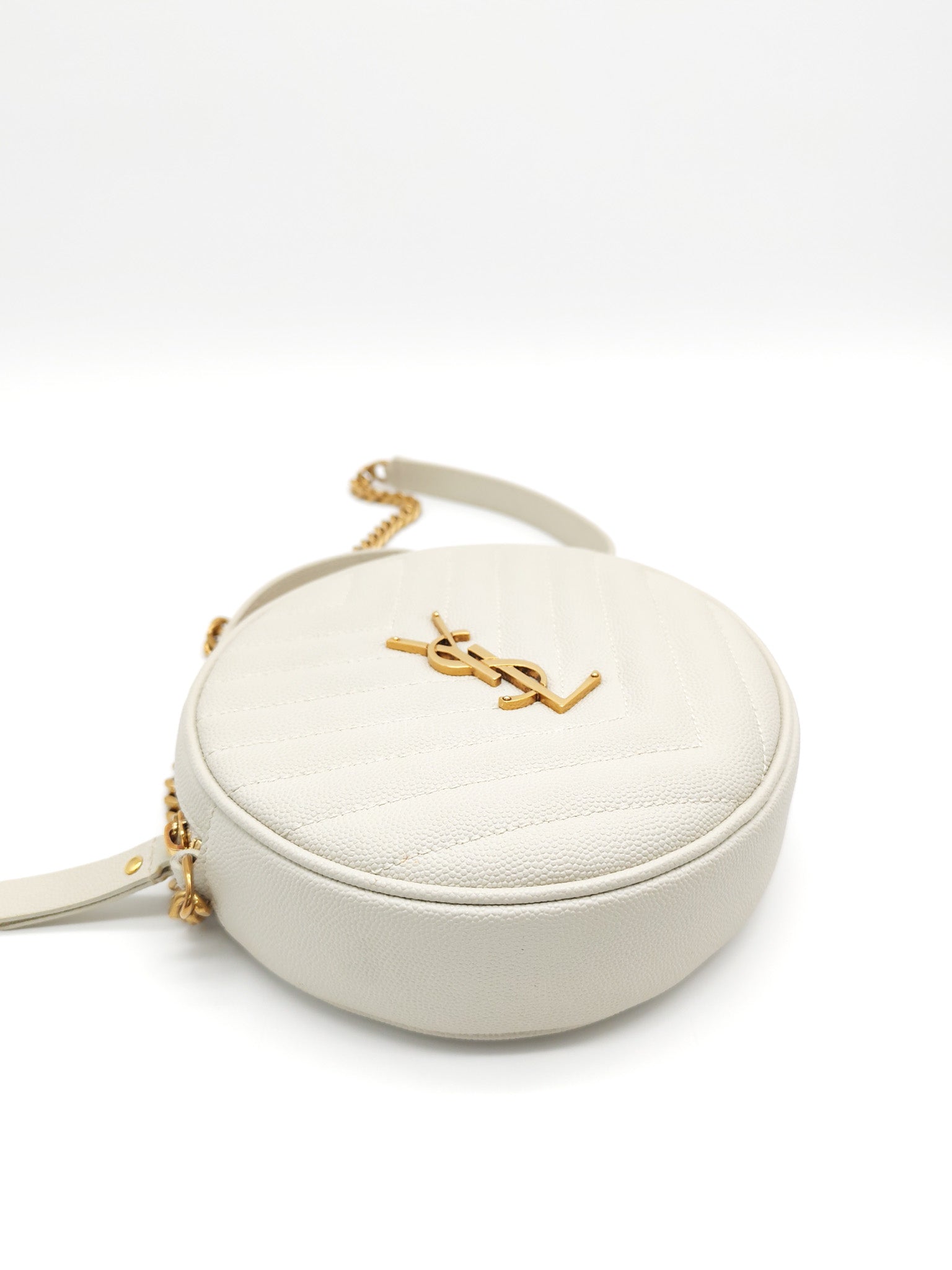 Matelasse Ivory in Chevron Quilted Grain de Poudre Round Camera Bag