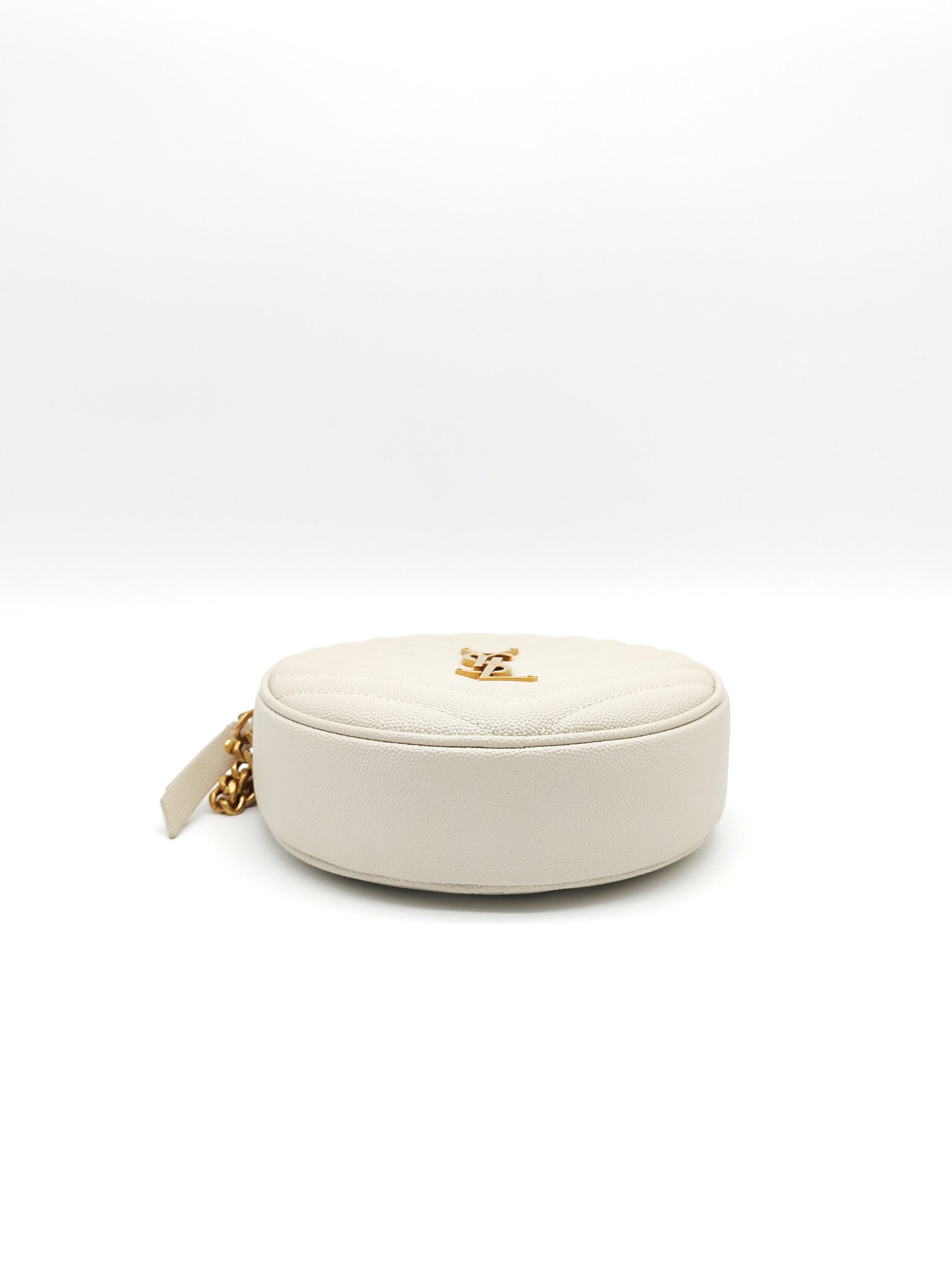 Matelasse Ivory in Chevron Quilted Grain de Poudre Round Camera Bag