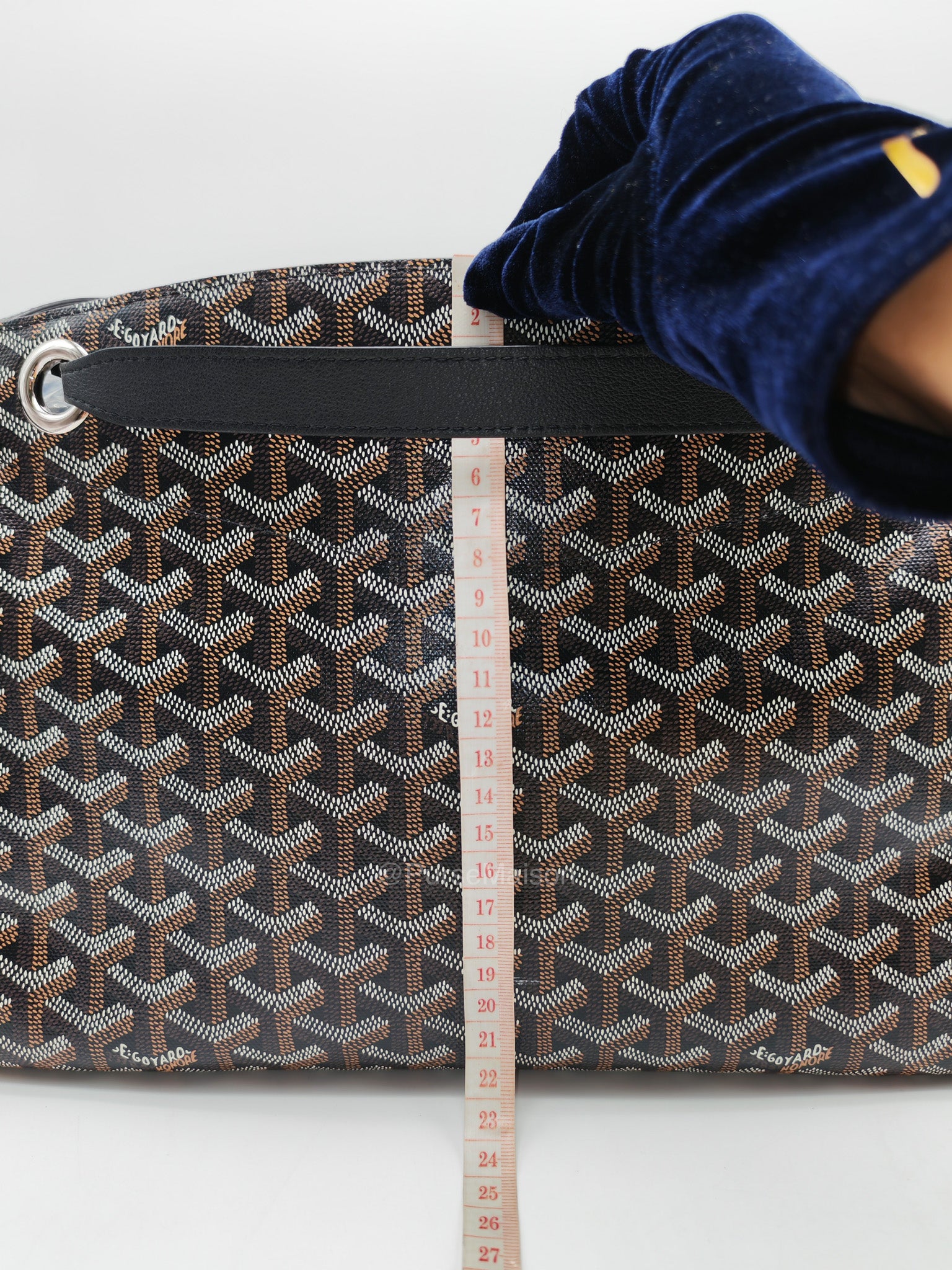 Sac Rouette Souple PM in Black Goyardine Canvas | Purse Maison Luxury Bags Shop