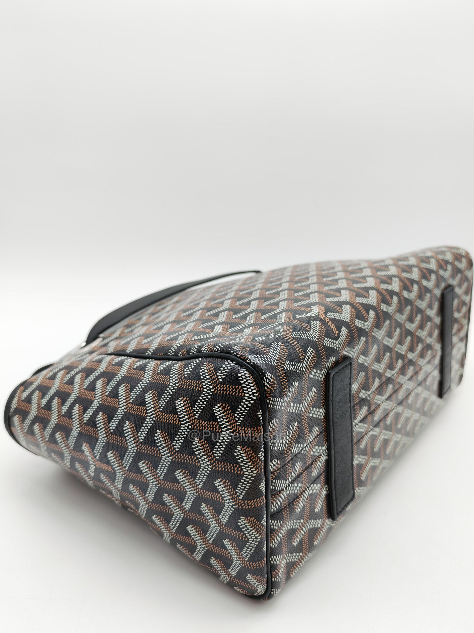 Sac Rouette Souple PM in Black Goyardine Canvas | Purse Maison Luxury Bags Shop