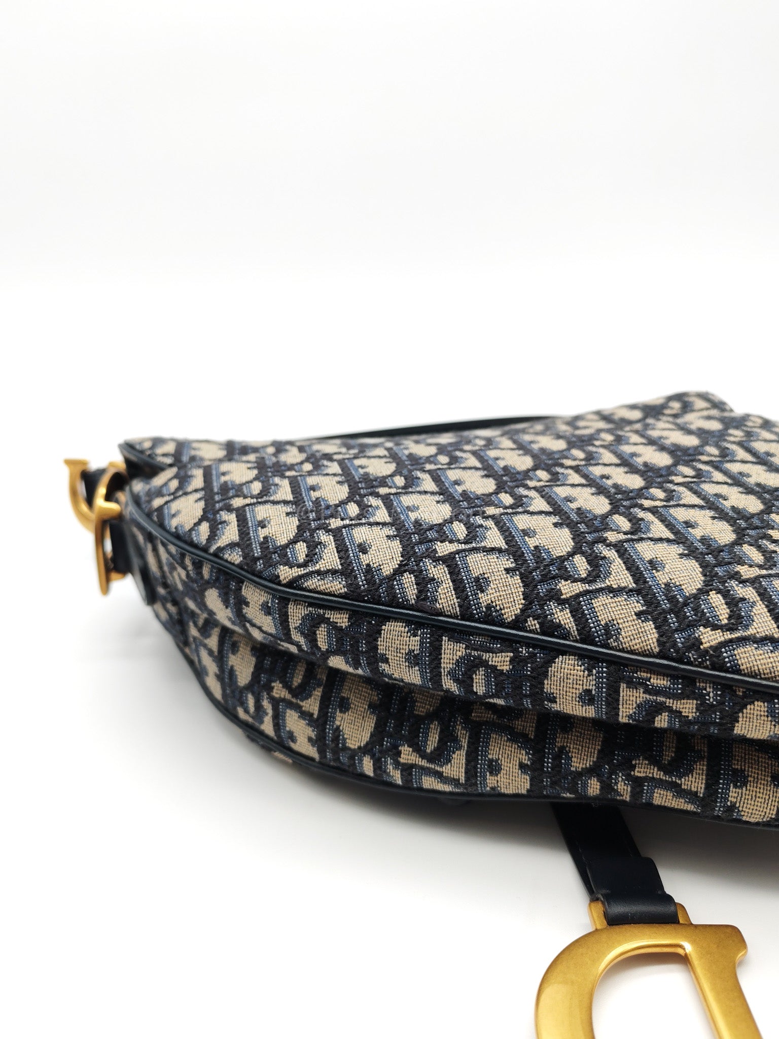 Saddle Medium in Blue Oblique Jacquard Canvas with Strap | Purse Maison Luxury Bags Shop