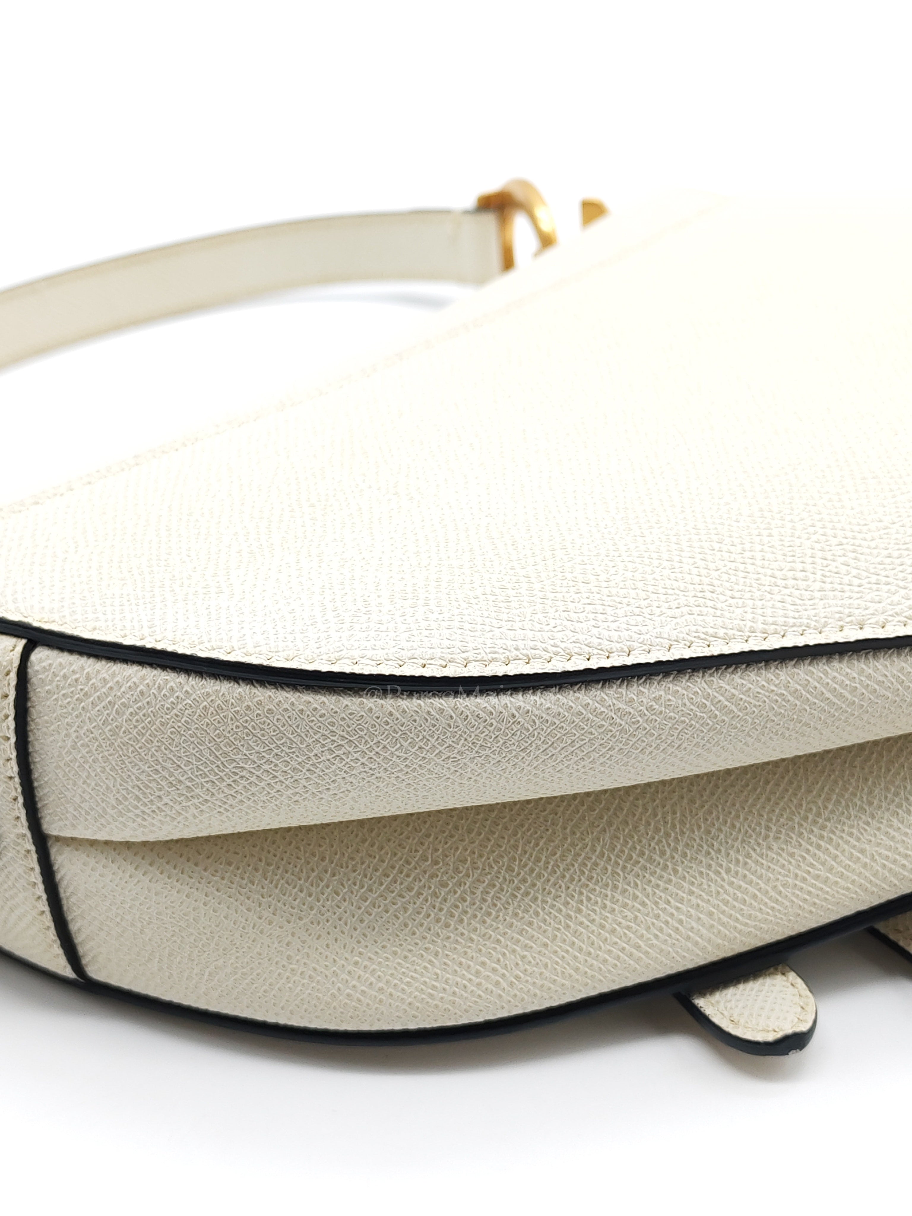 Saddle Shoulder Bag Medium in Latte Grained Calfskin Leather | Purse Maison Luxury Bags Shop