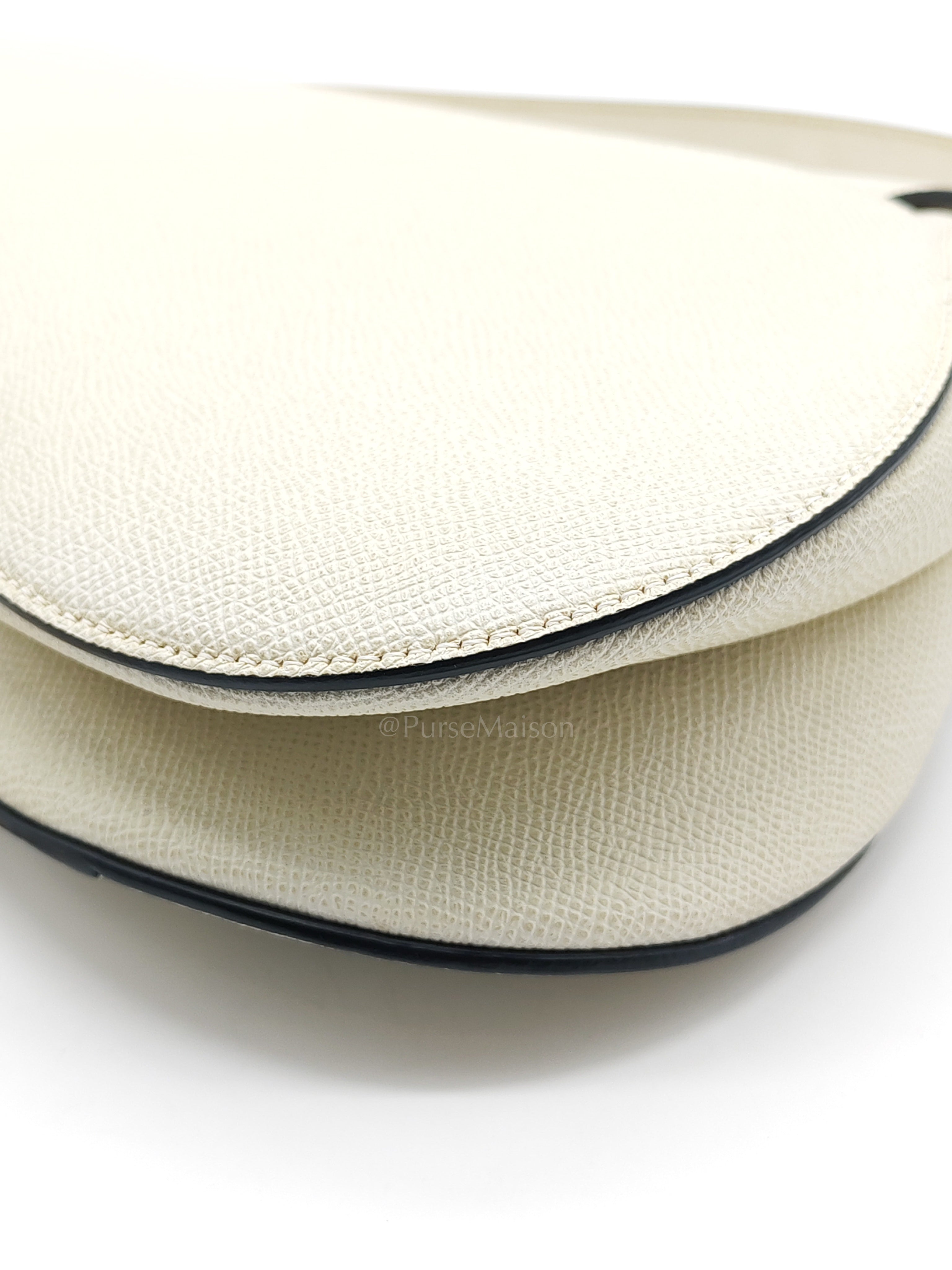 Saddle Shoulder Bag Medium in Latte Grained Calfskin Leather | Purse Maison Luxury Bags Shop