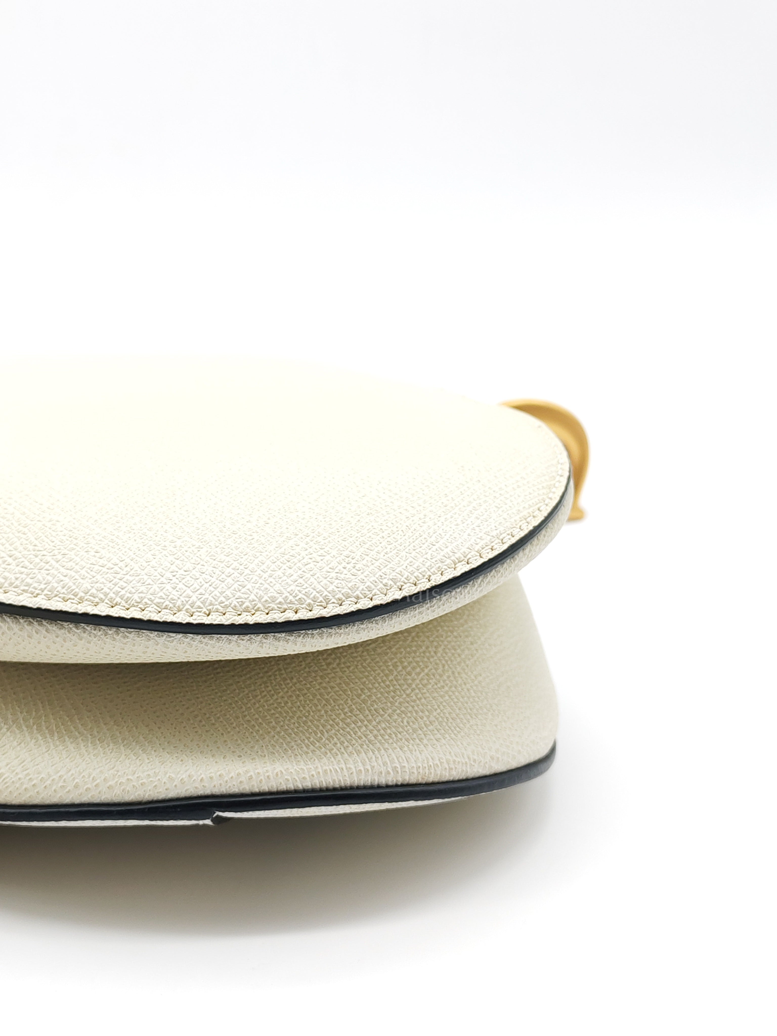 Saddle Shoulder Bag Medium in Latte Grained Calfskin Leather | Purse Maison Luxury Bags Shop