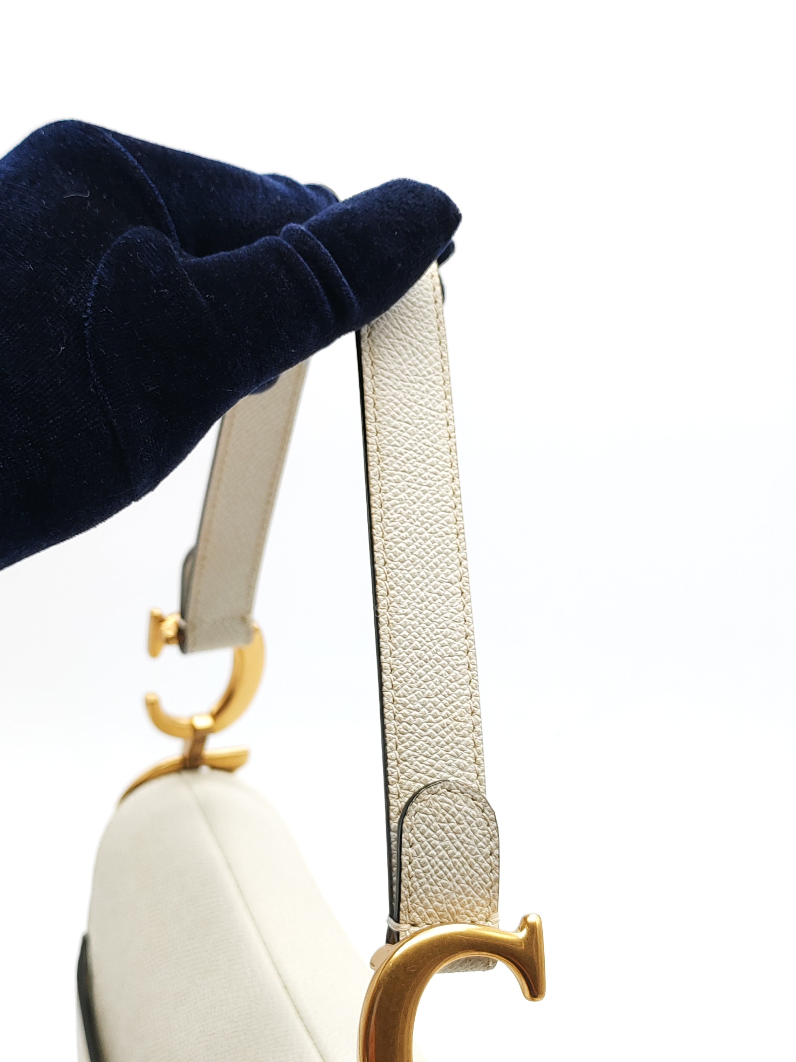 Saddle Shoulder Bag Medium in Latte Grained Calfskin Leather | Purse Maison Luxury Bags Shop