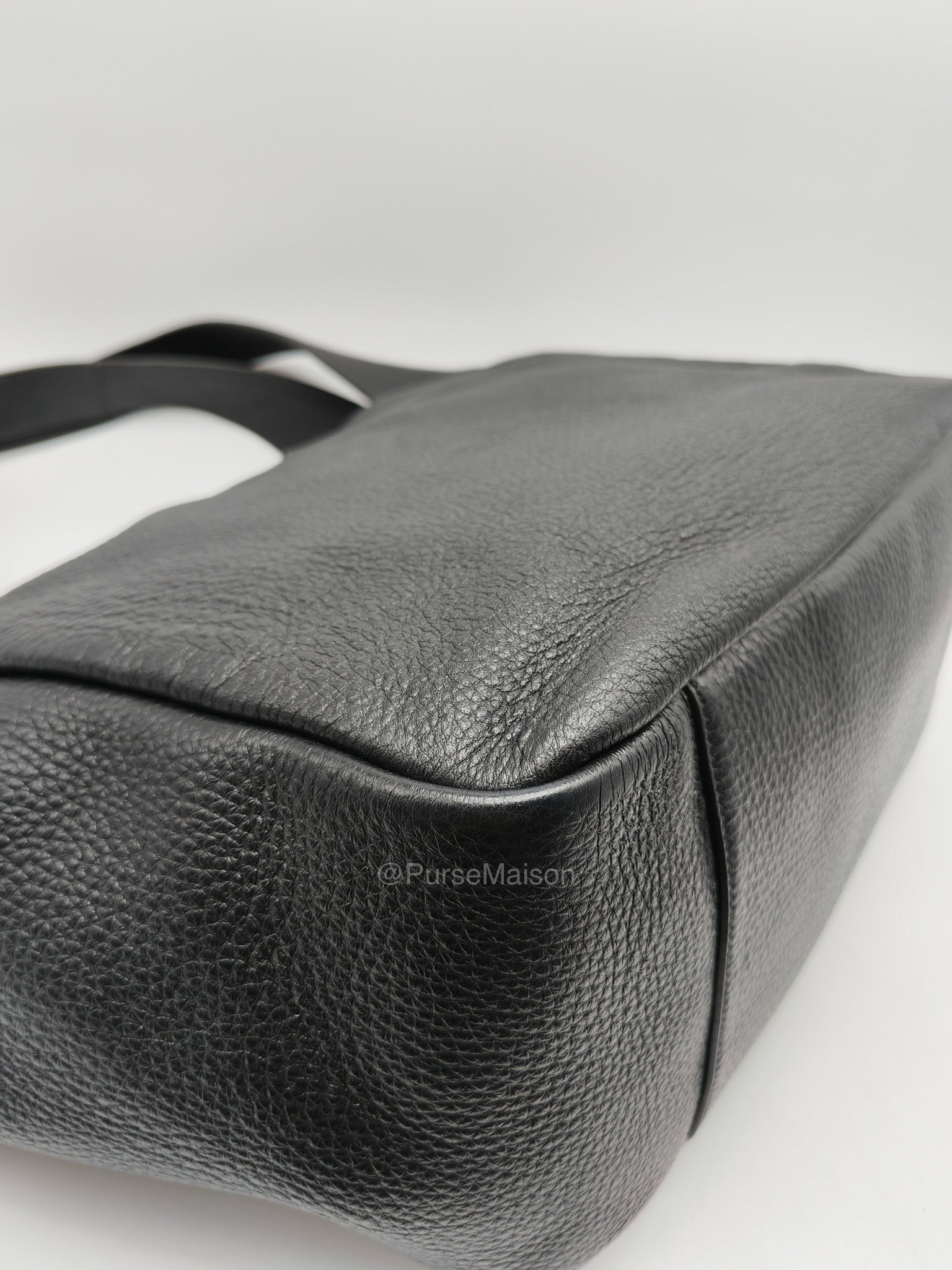 Saint Laurent Le 5a7 Bea Tote Bag in Black Grained Leather Tote Bag | Purse Maison Luxury Bags Shop