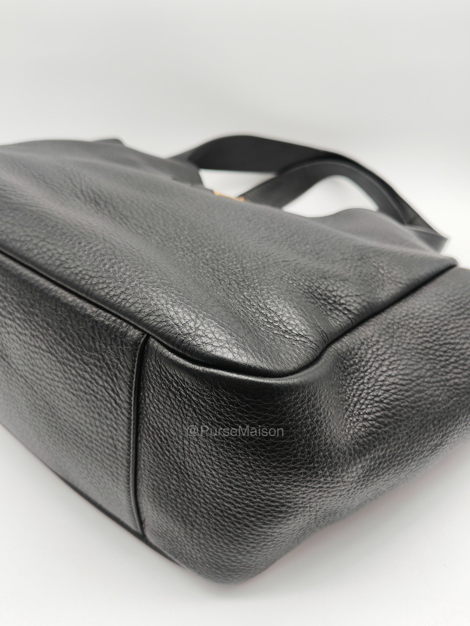Saint Laurent Le 5a7 Bea Tote Bag in Black Grained Leather Tote Bag | Purse Maison Luxury Bags Shop