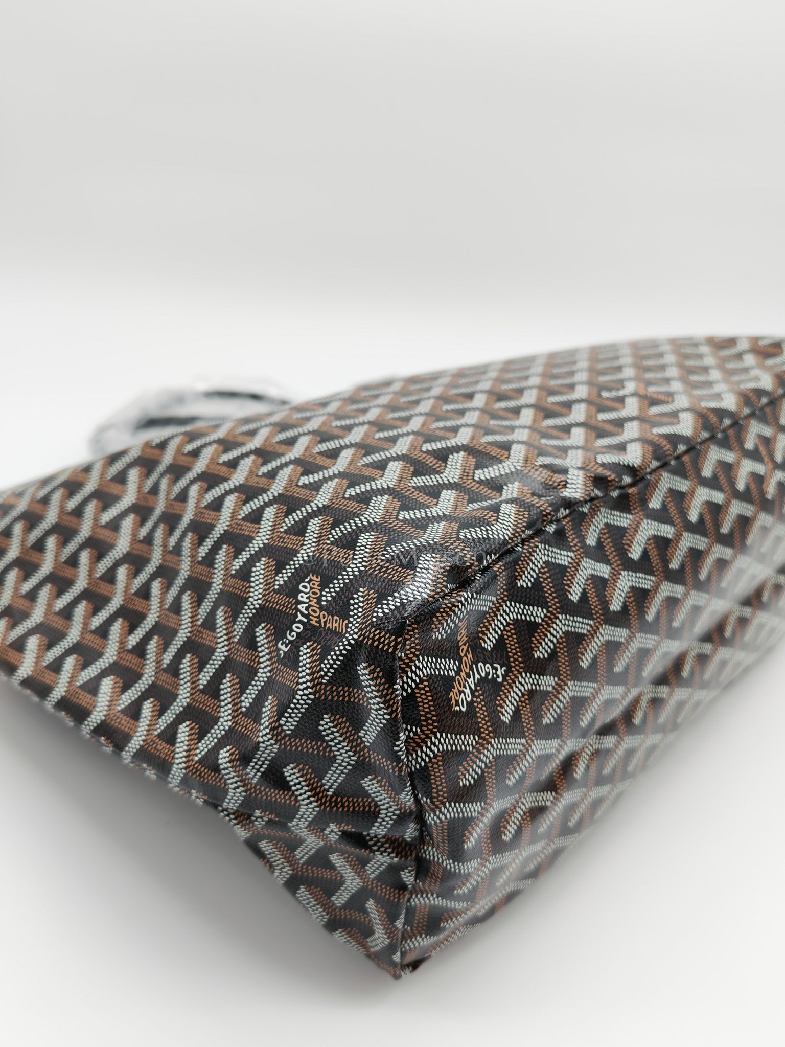 Saint Louis PM Black with Croc Universel Clip Charm in Goyardine Canvas Tote Bag | Purse Maison Luxury Bags Shop