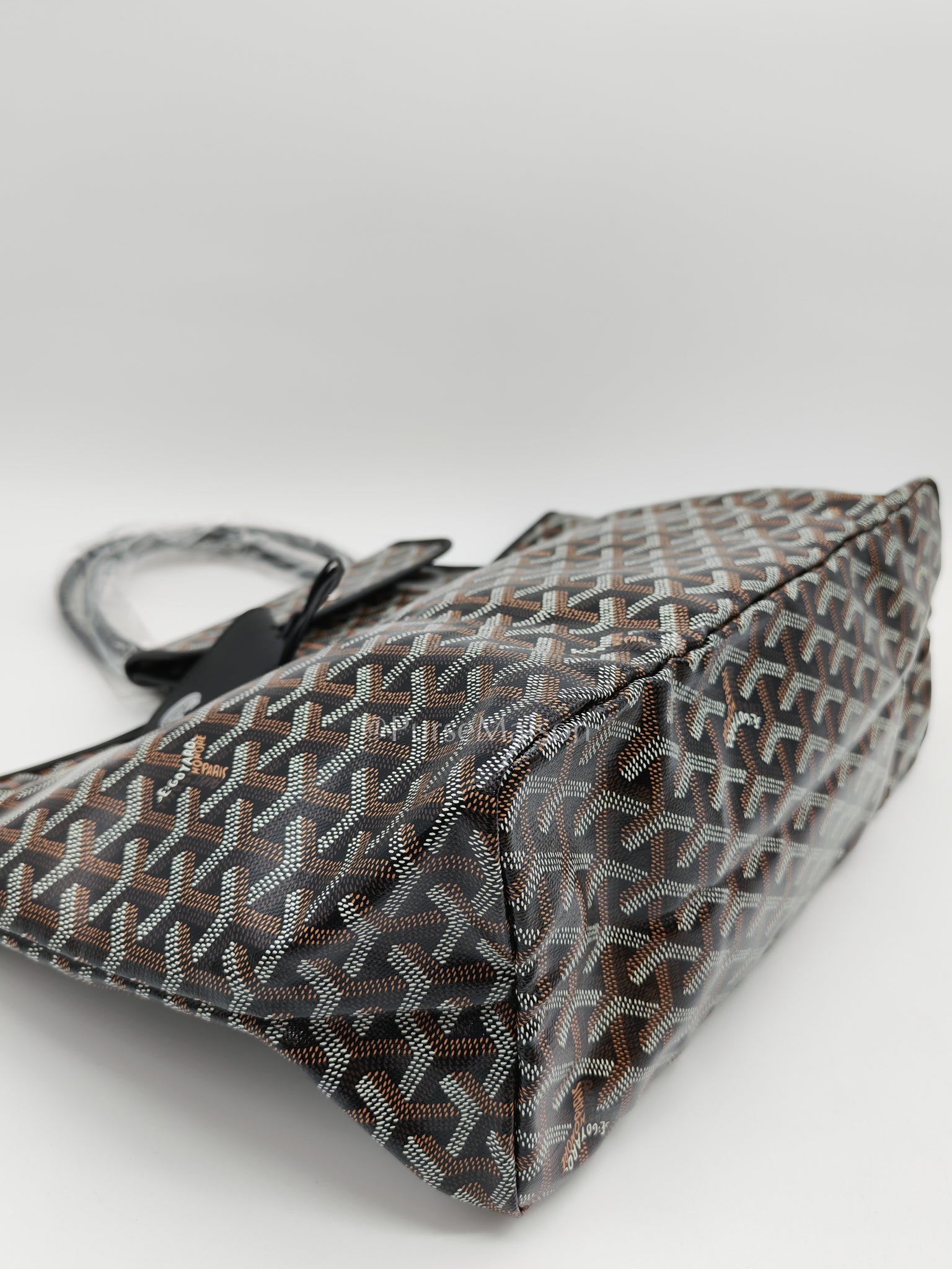 Saint Louis Black with Croc Universel Clip Charm in Goyardine Canvas Tote Bag | Purse Maison Luxury Bags Shop