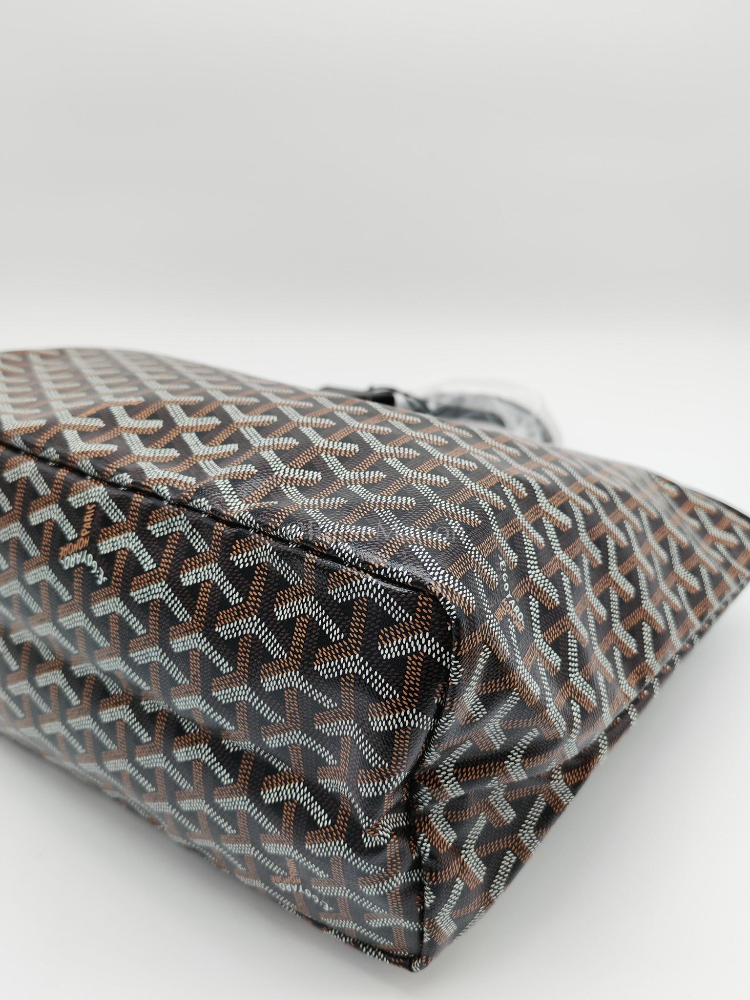 Saint Louis PM Black with Croc Universel Clip Charm in Goyardine Canvas Tote Bag | Purse Maison Luxury Bags Shop