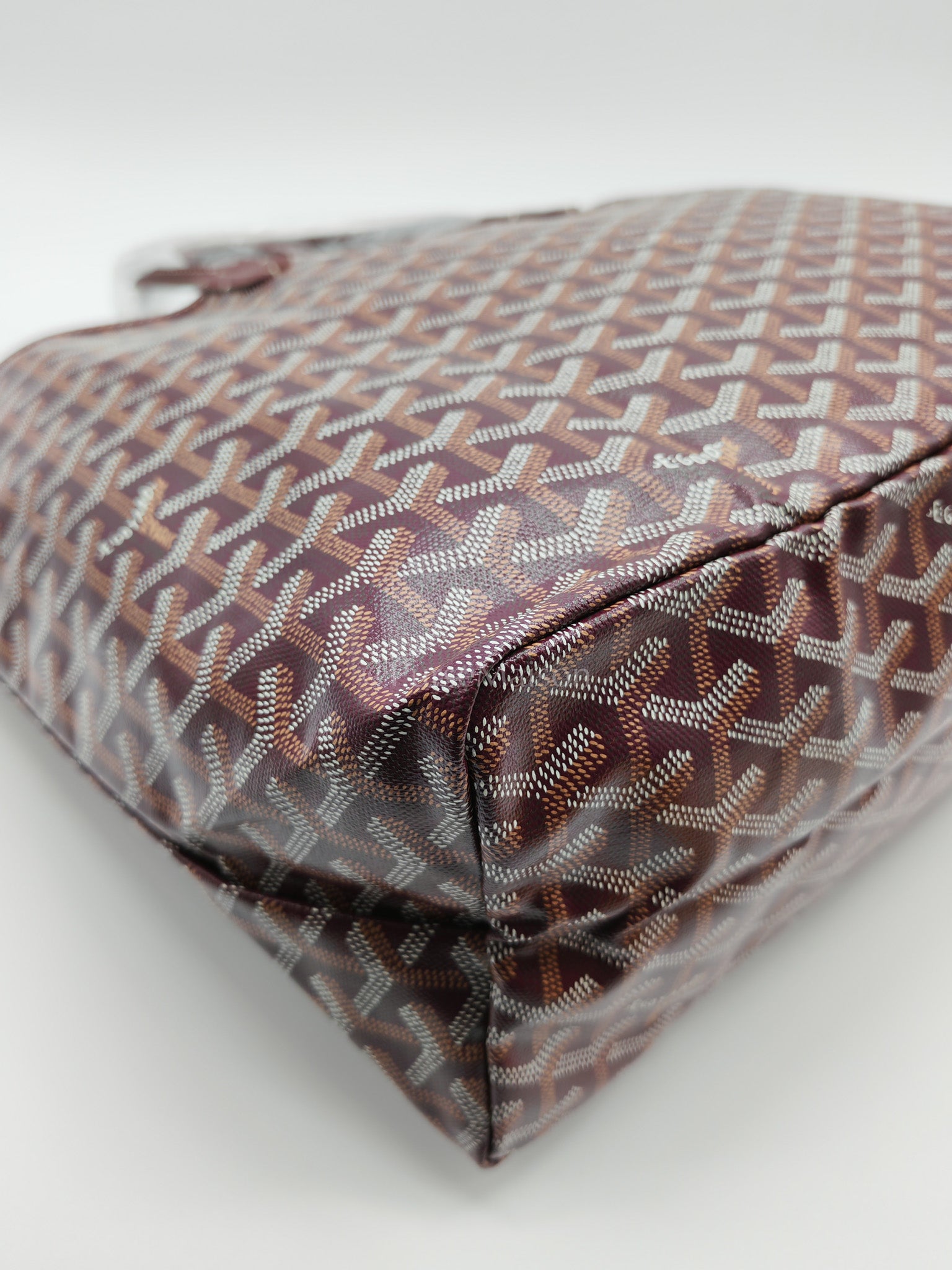 Saint Louis PM Bordeaux in Goyardine Canvas | Purse Maison Luxury Bags Shop