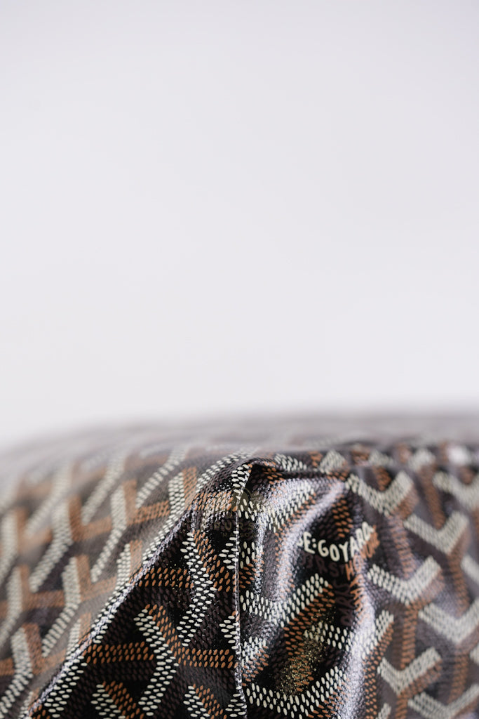 Saint Louis PM in Black Goyardine Canvas | Purse Maison Luxury Bags Shop