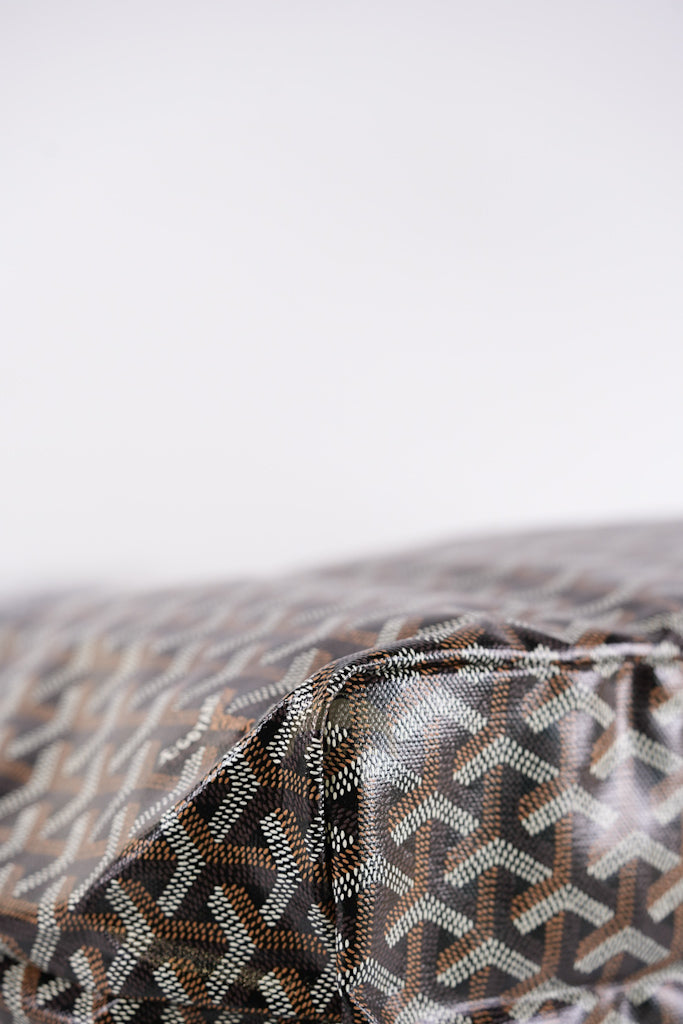 Saint Louis PM in Black Goyardine Canvas | Purse Maison Luxury Bags Shop