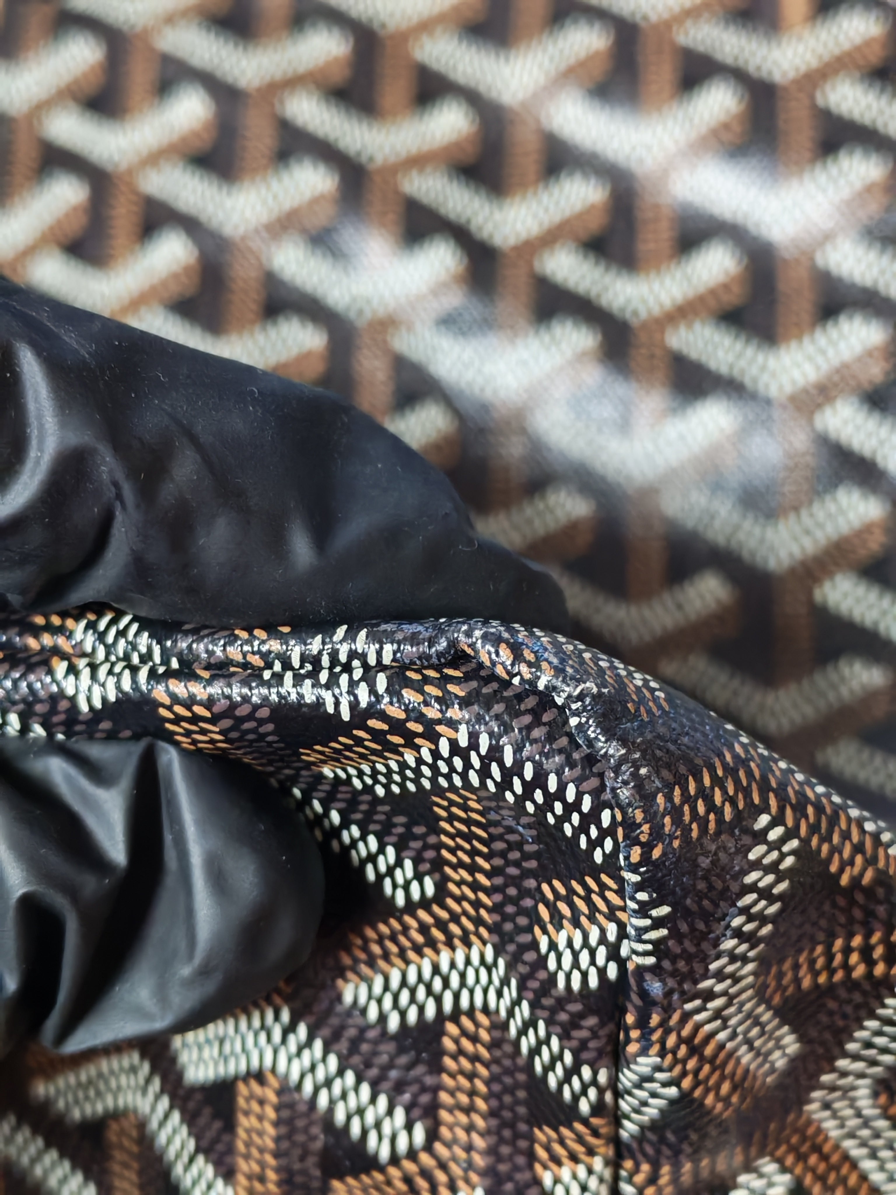 Saint Louis PM in Black Goyardine Canvas | Purse Maison Luxury Bags Shop