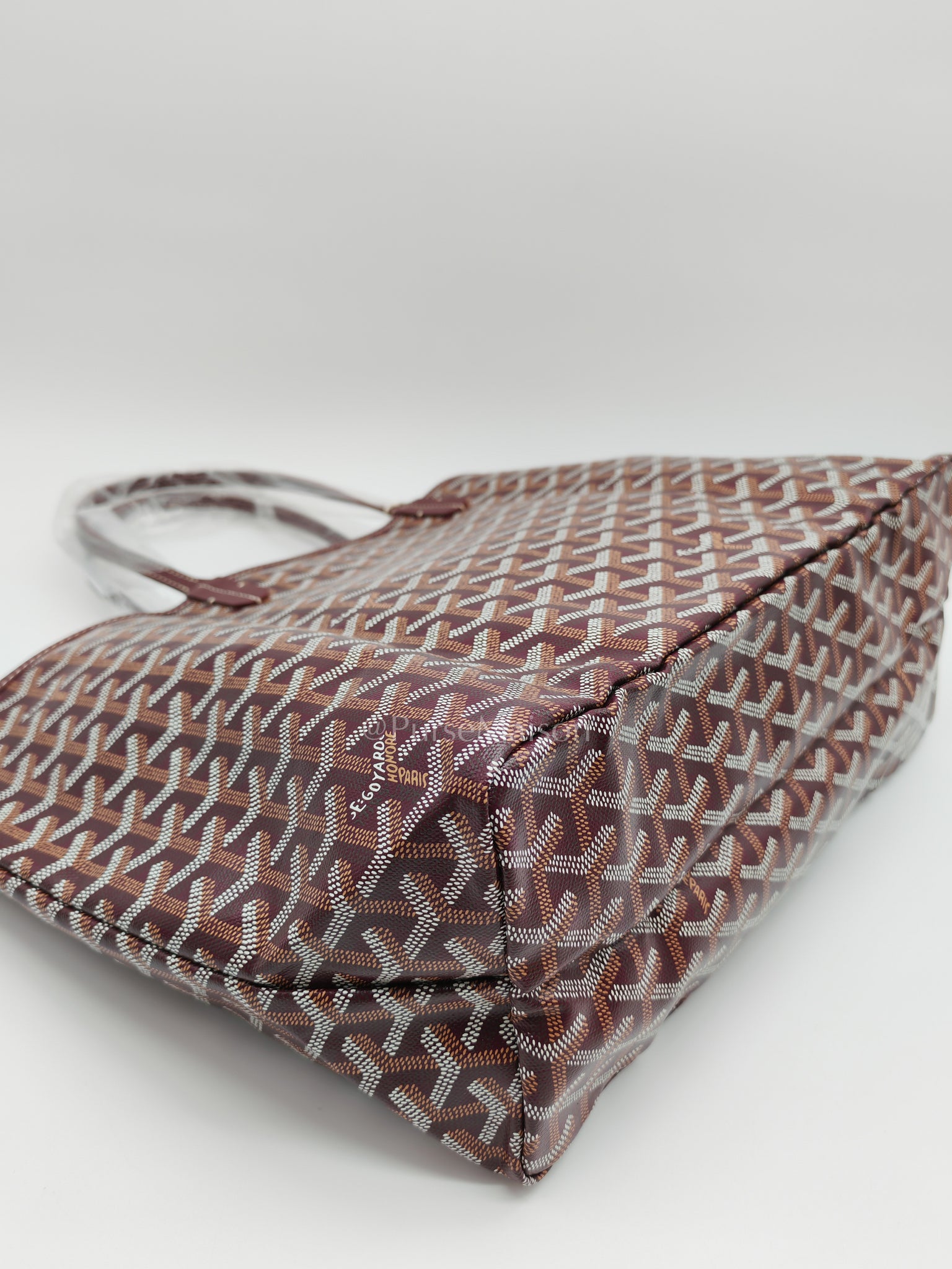 Saint Louis PM in Bordeaux Goyardine Canvas with Croc Universel Clip Charm | Purse Maison Luxury Bags Shop