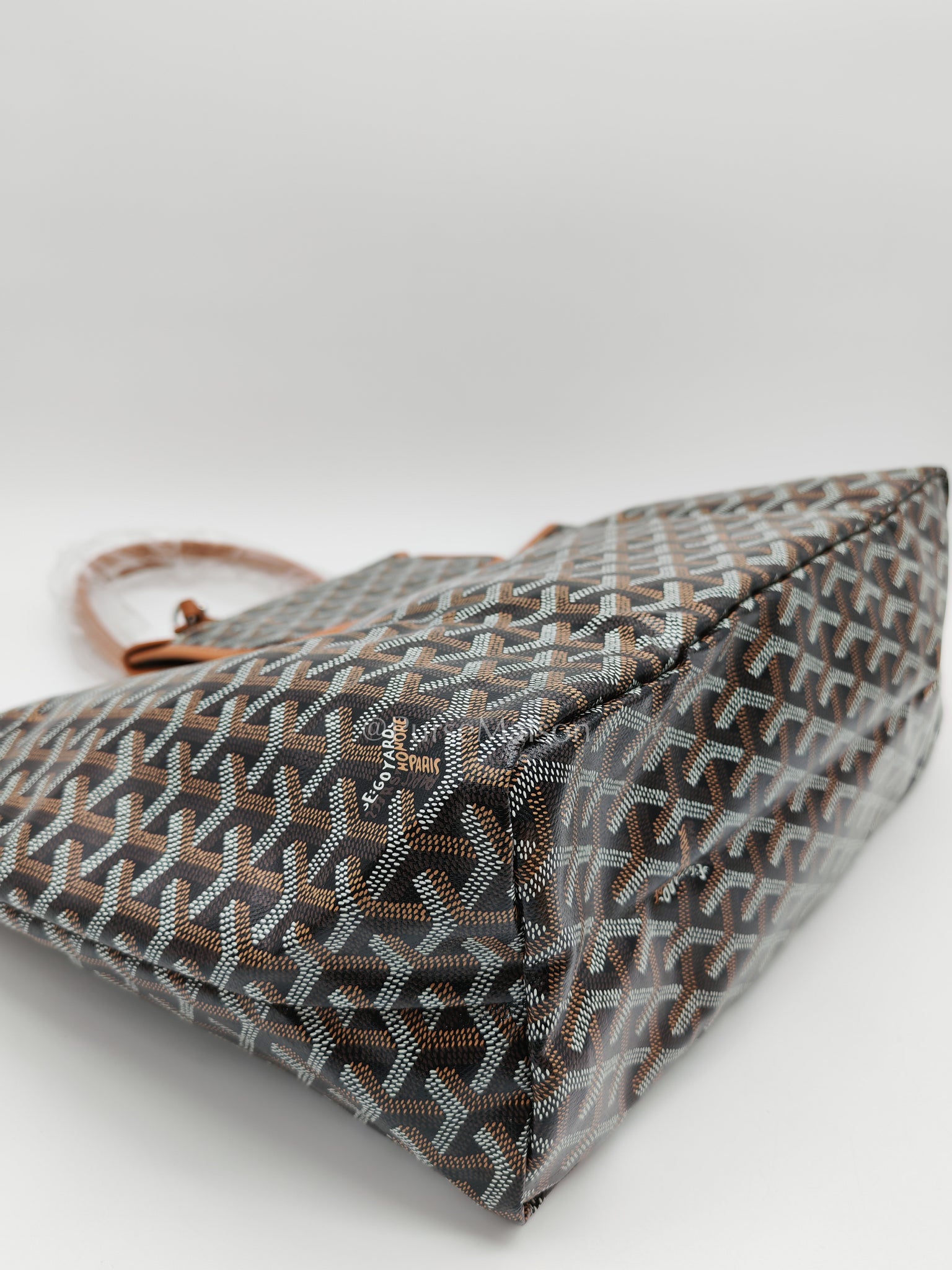 Saint Louis PM Tan with Croc Universel Clip Charm in Goyardine Canvas Tote Bag | Purse Maison Luxury Bags Shop