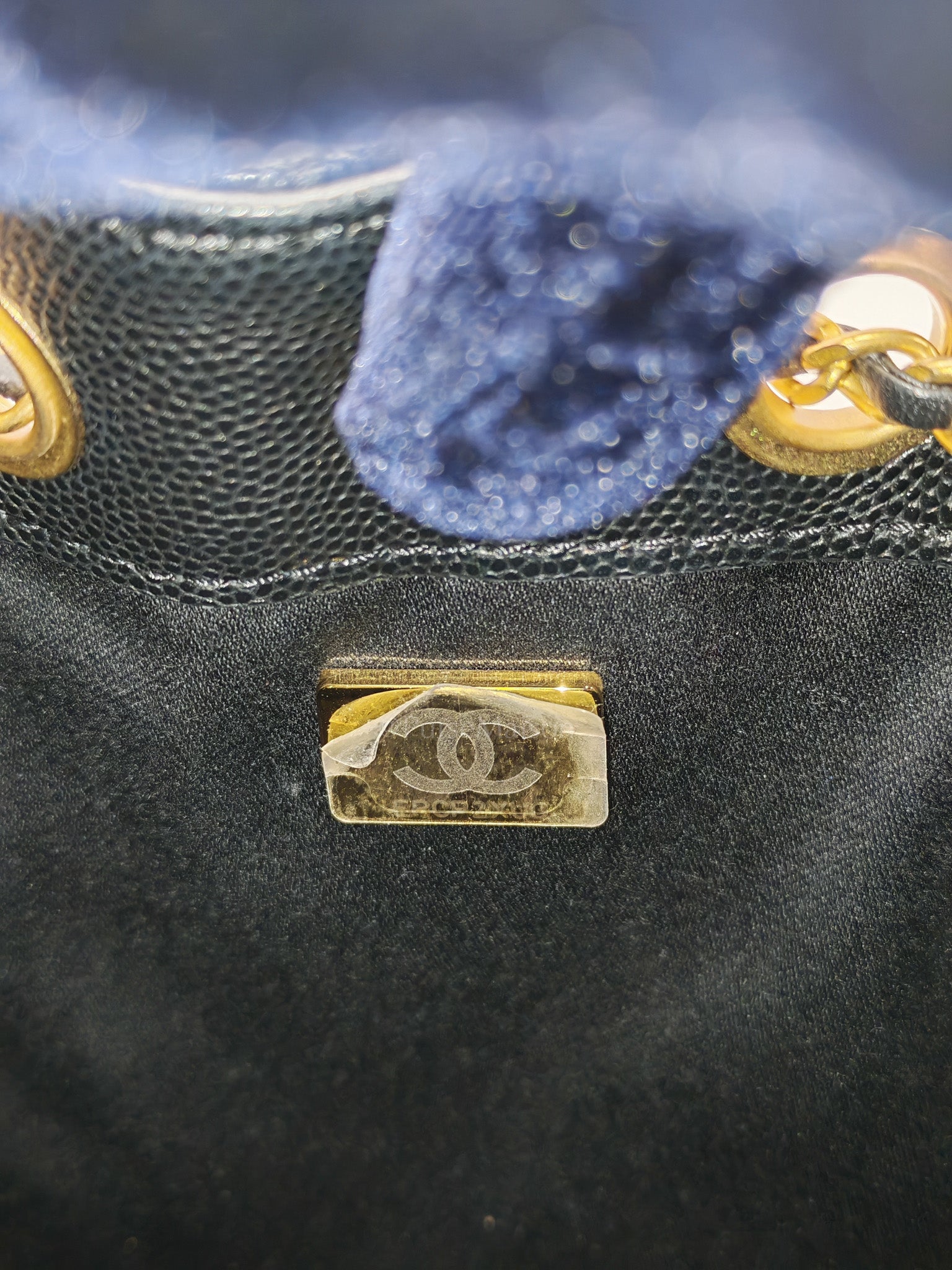 25 Small Shoulder Bag in Black Caviar Leather & Aged Gold Hardware (Microchip)