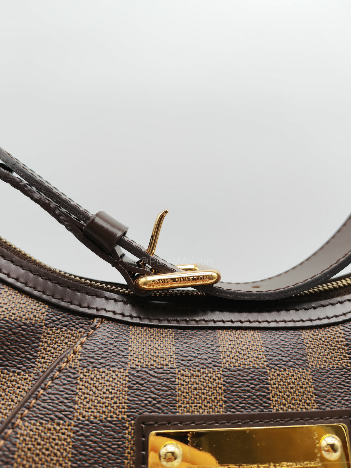 Louis Vuitton Thames PM Shoulder Bag in Damier Ebene Canvas and Gold Hardware (Datecode: MI0079)