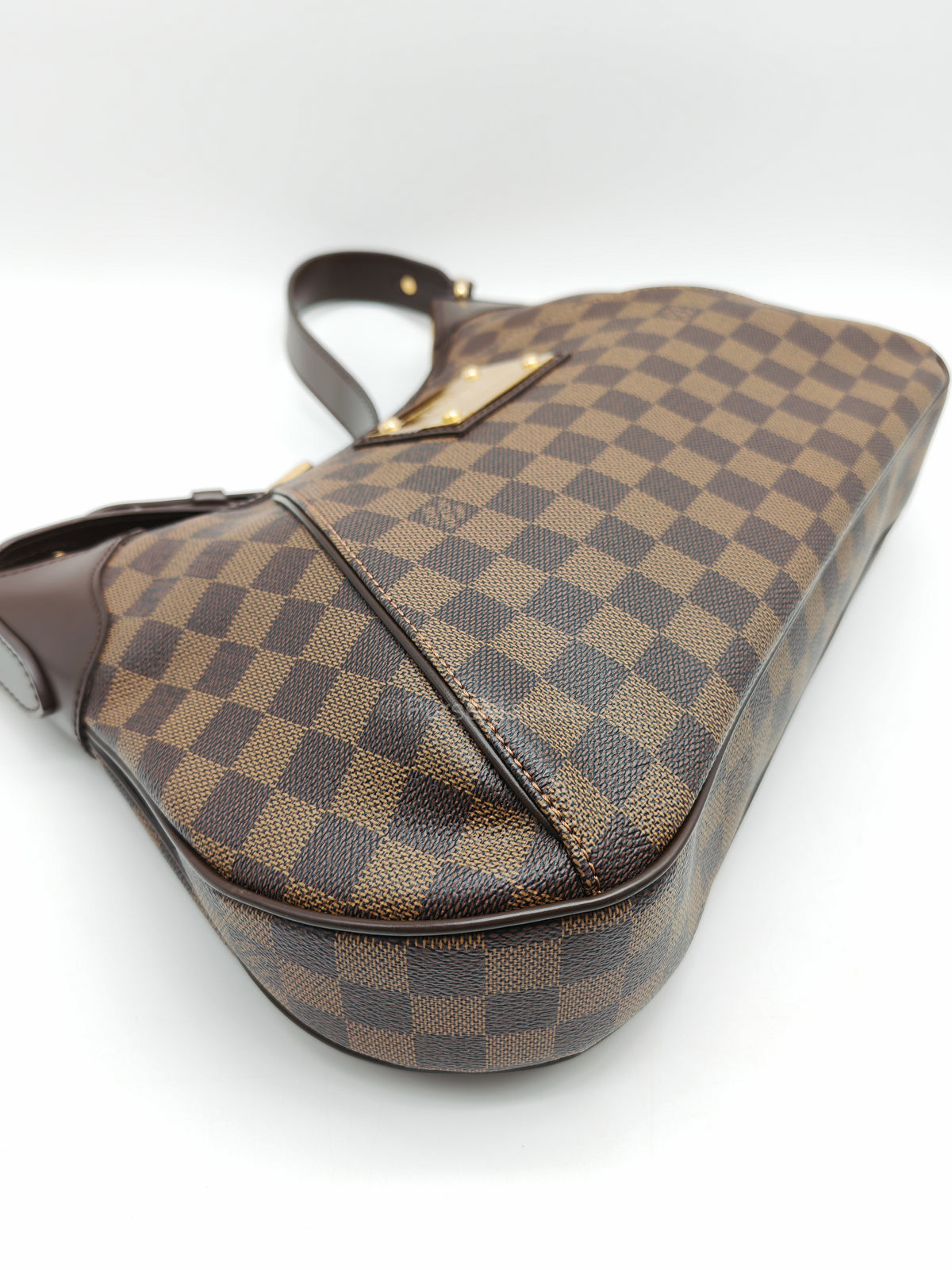 Louis Vuitton Thames PM Shoulder Bag in Damier Ebene Canvas and Gold Hardware (Datecode: MI0079)