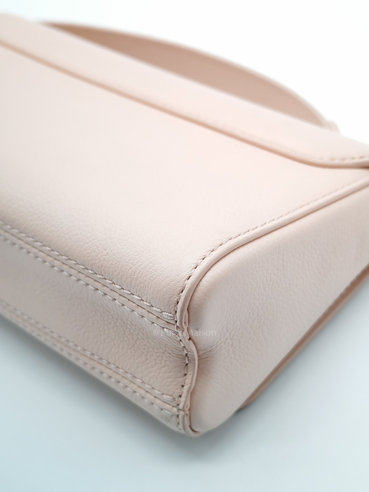 Twist East West in Rose Ballerine Grained Leather Rosegold Hardware Shoulder Bag