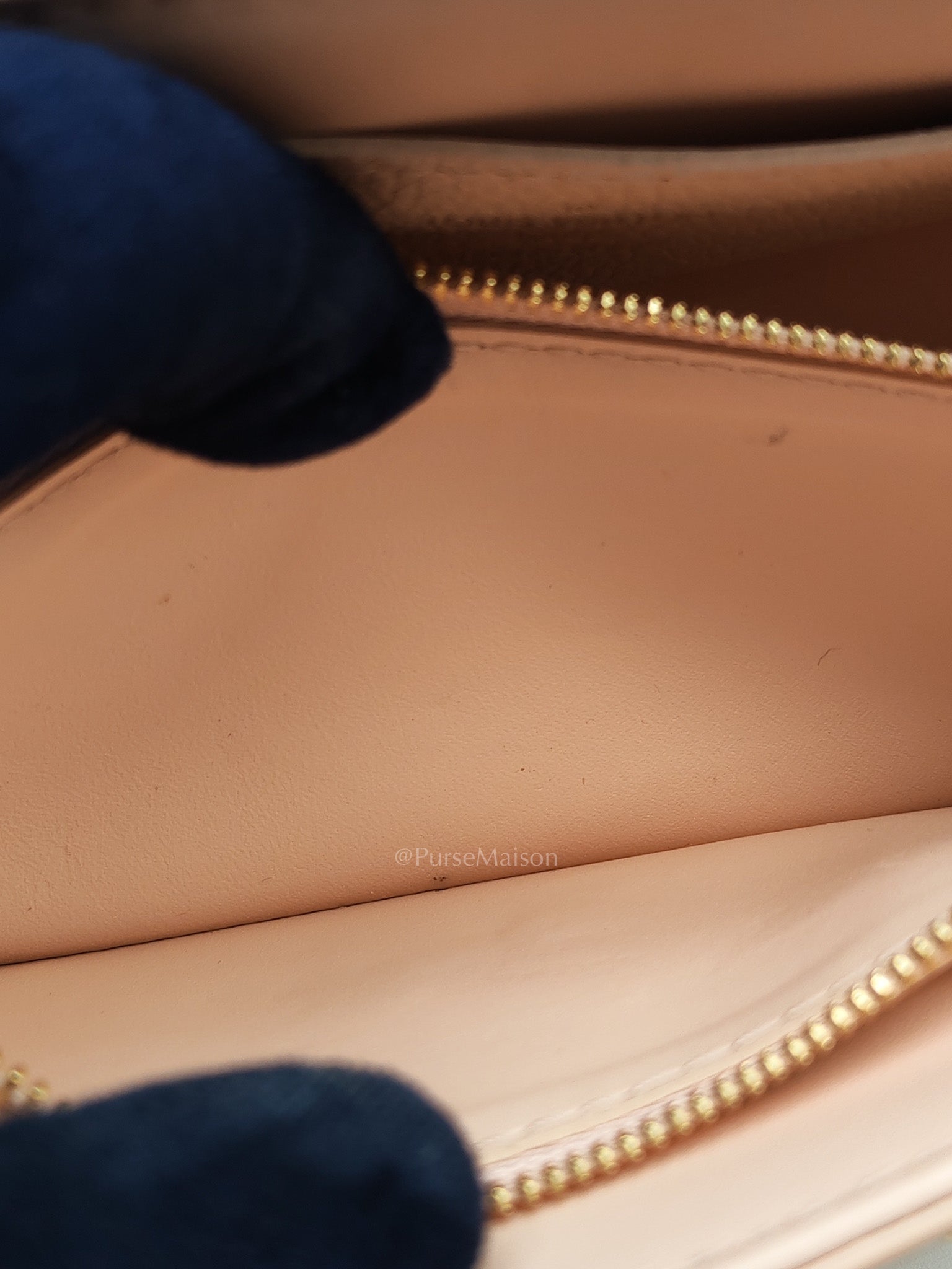 Twist East West in Rose Ballerine Grained Leather Rosegold Hardware Shoulder Bag