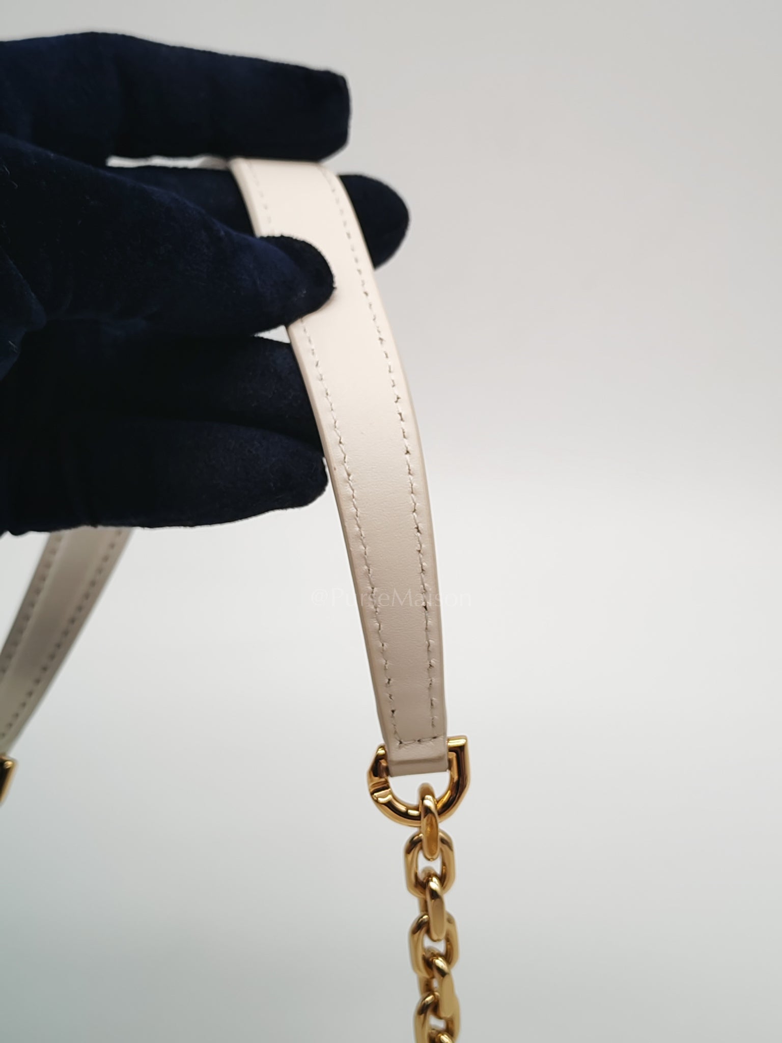 Small 4G Sliding Chain Ivory White Shoulder Bag | Purse Maison Luxury Bags Shop
