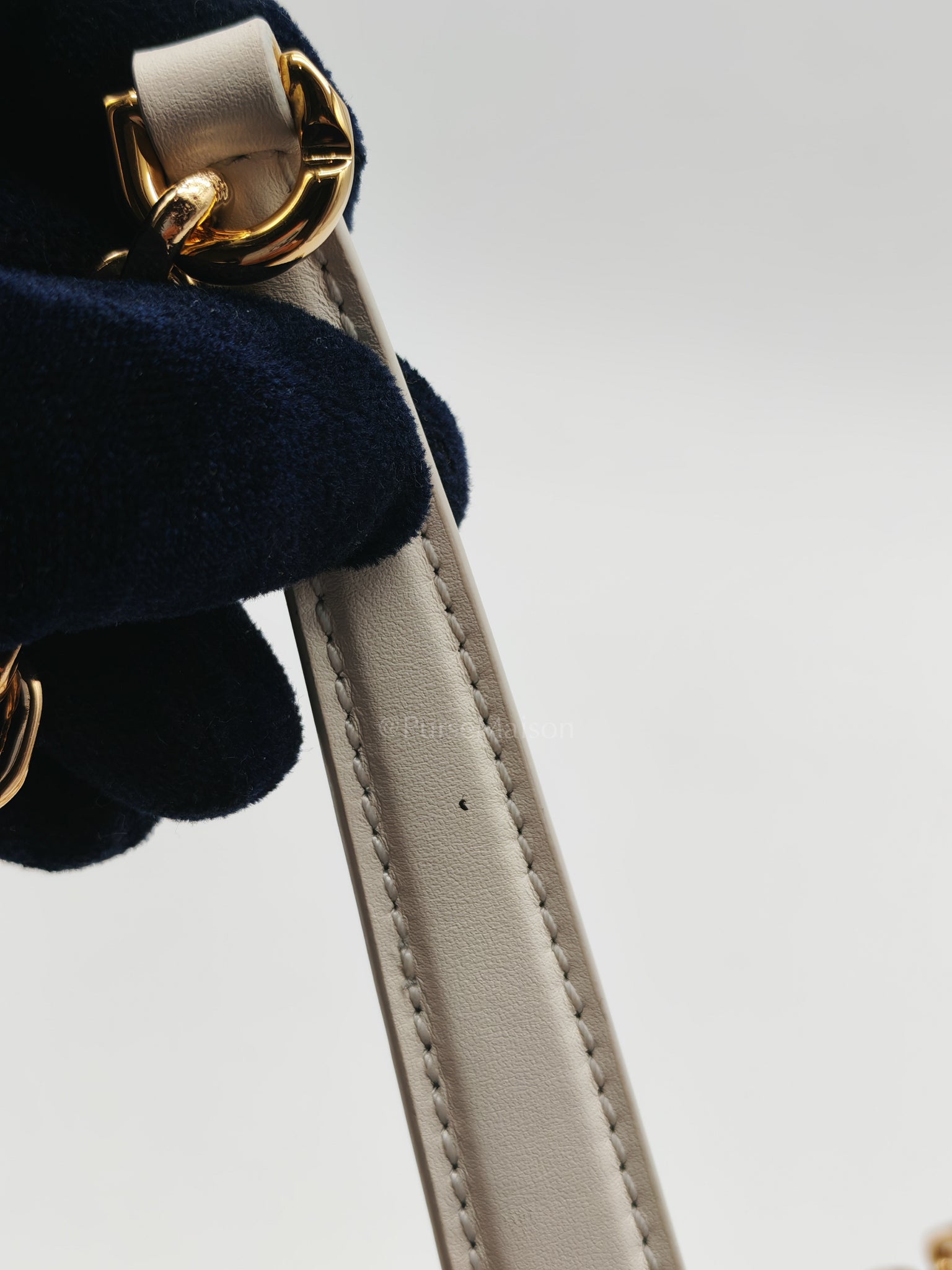 Small 4G Sliding Chain Ivory White Shoulder Bag | Purse Maison Luxury Bags Shop