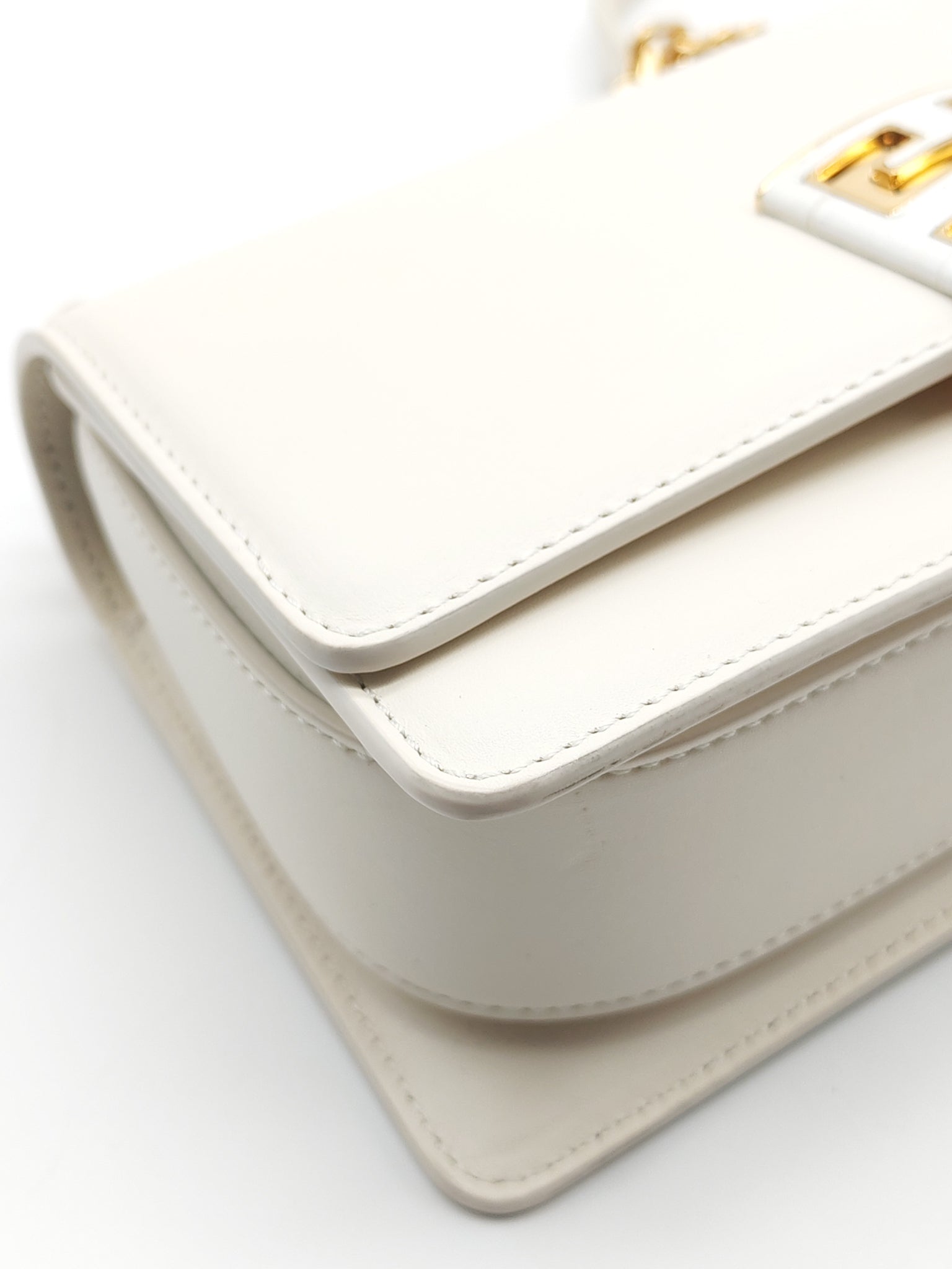 Small 4G Sliding Chain Ivory White Shoulder Bag | Purse Maison Luxury Bags Shop