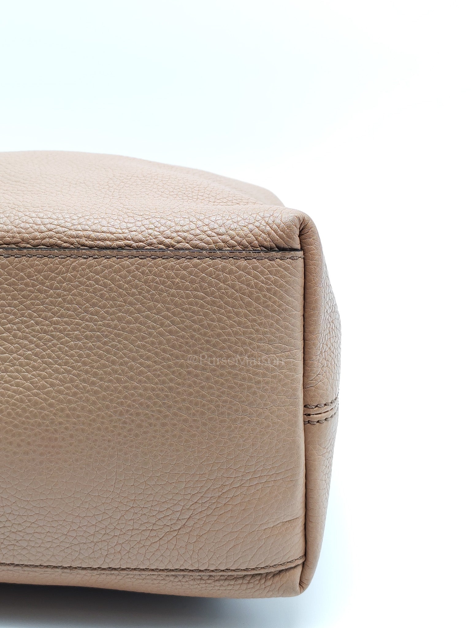 Soho in Beige Grained Calfskin Leather Totebag | Purse Maison Luxury Bags Shop