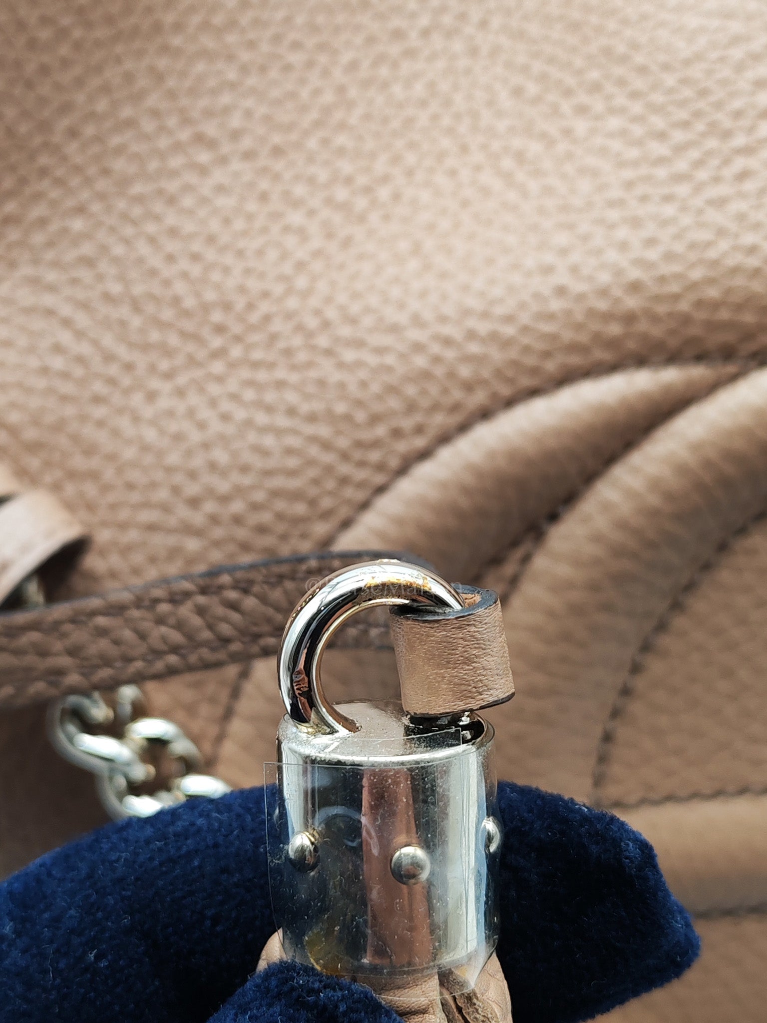 Soho in Beige Grained Calfskin Leather Totebag | Purse Maison Luxury Bags Shop