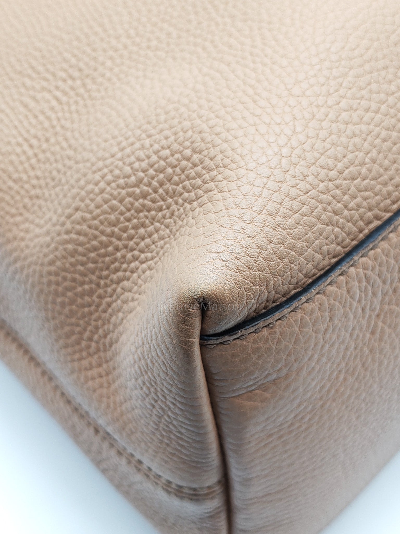 Soho in Beige Grained Calfskin Leather Totebag | Purse Maison Luxury Bags Shop