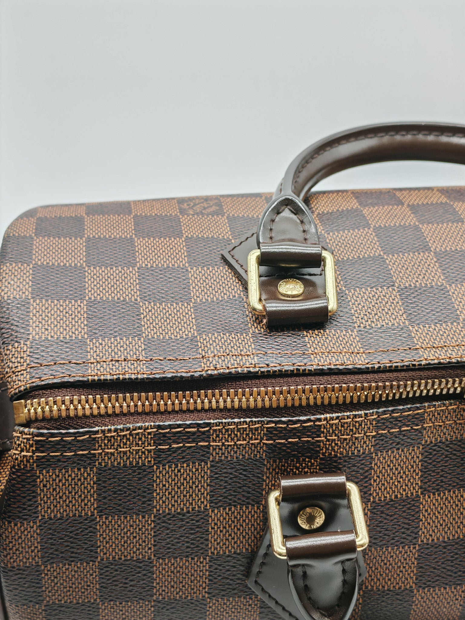 Speedy 30 Bandoullier in Damier Ebene Canvas & Gold Hardware (Datecode: CT0134) | Purse Maison Luxury Bags Shop